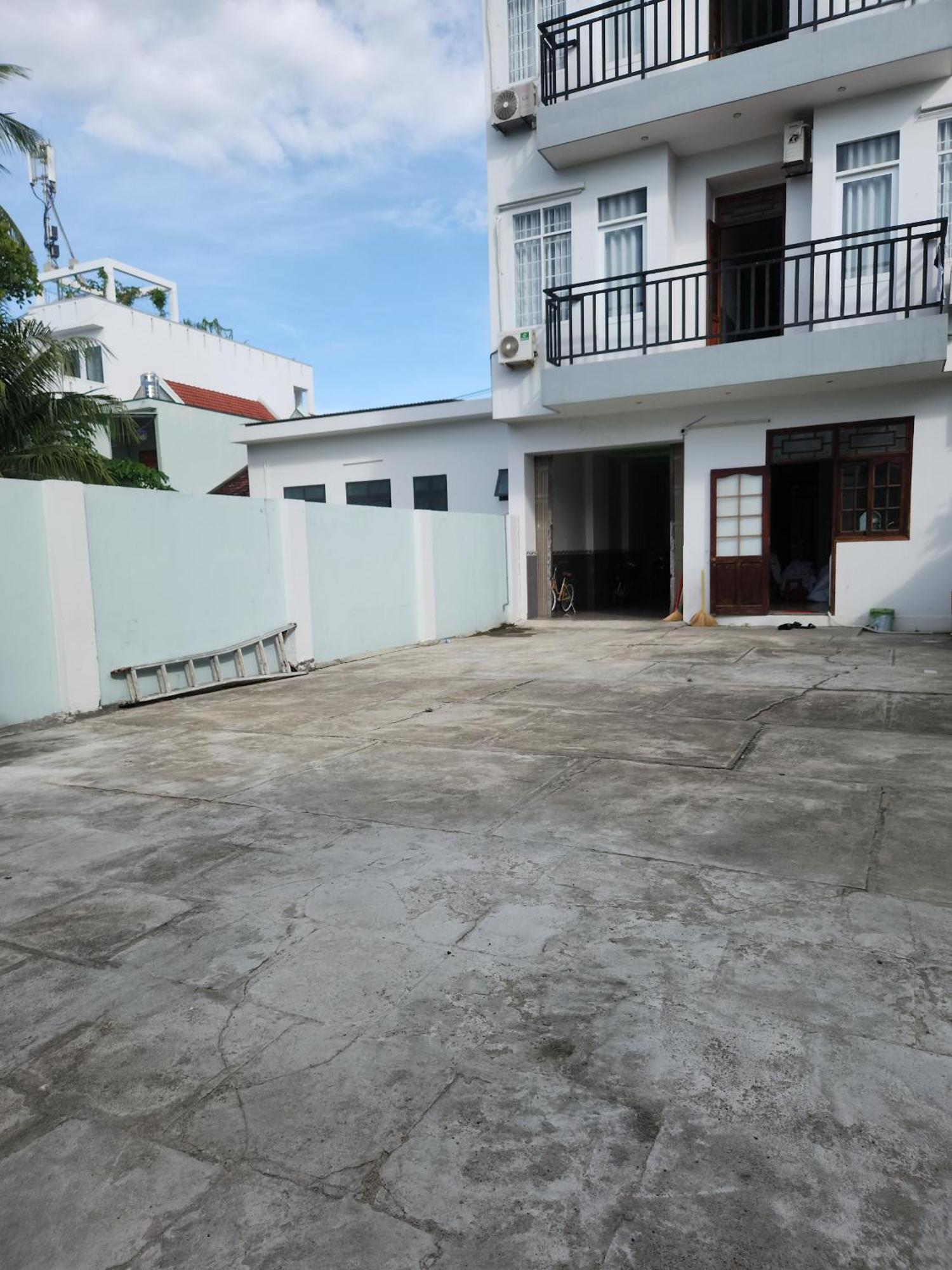 Hotel Khach San Laura