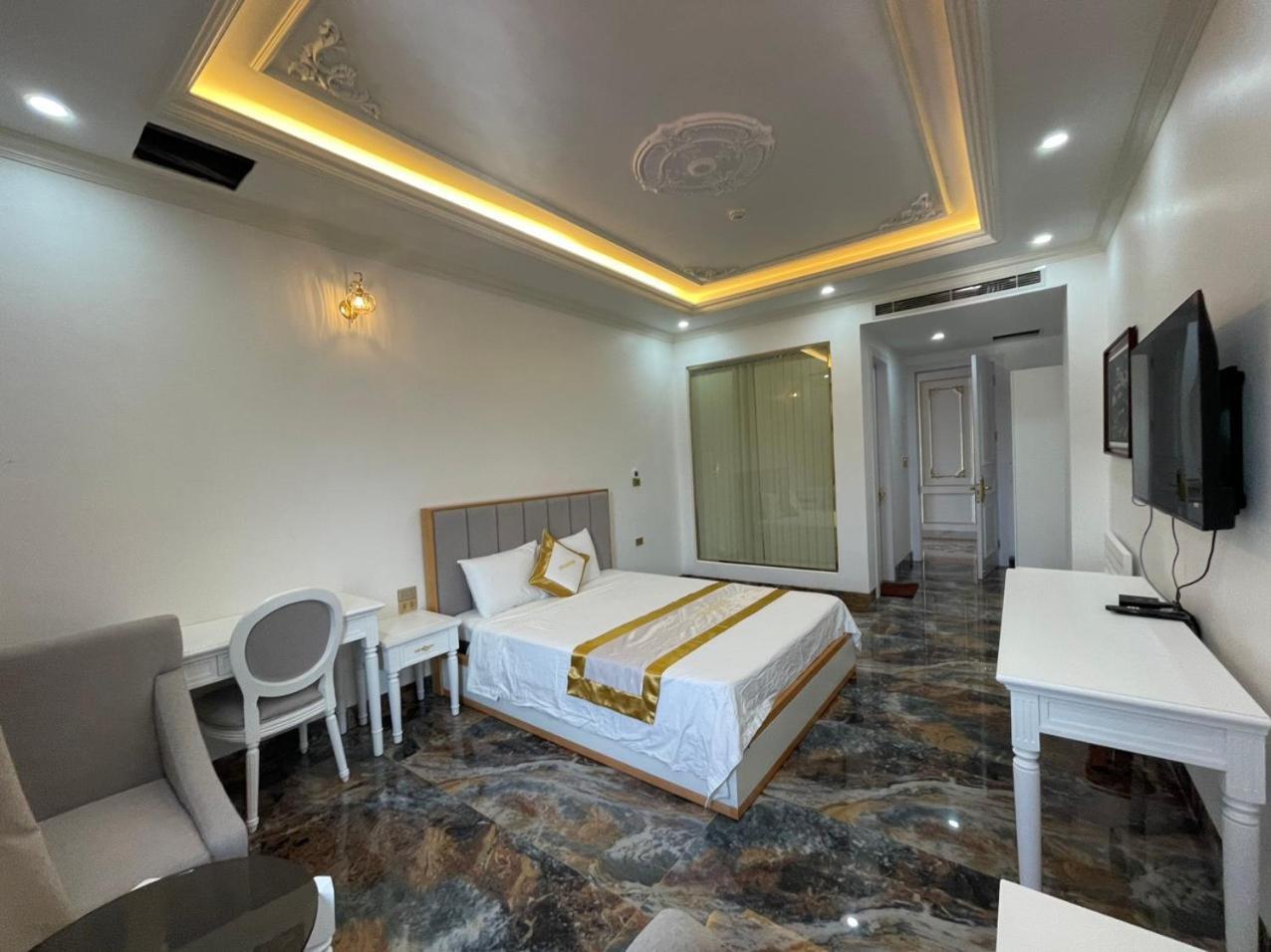 Dong Tham Hotel 2*