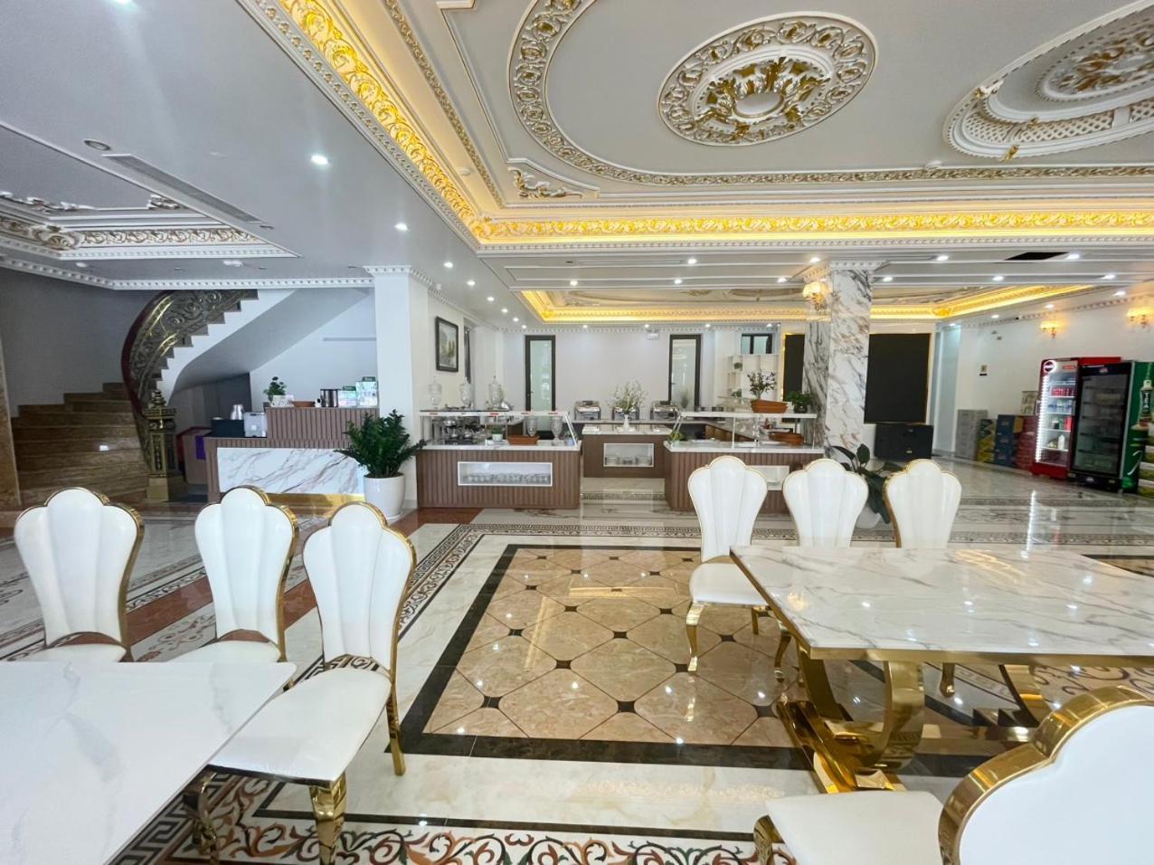 Dong Tham Hotel 2*