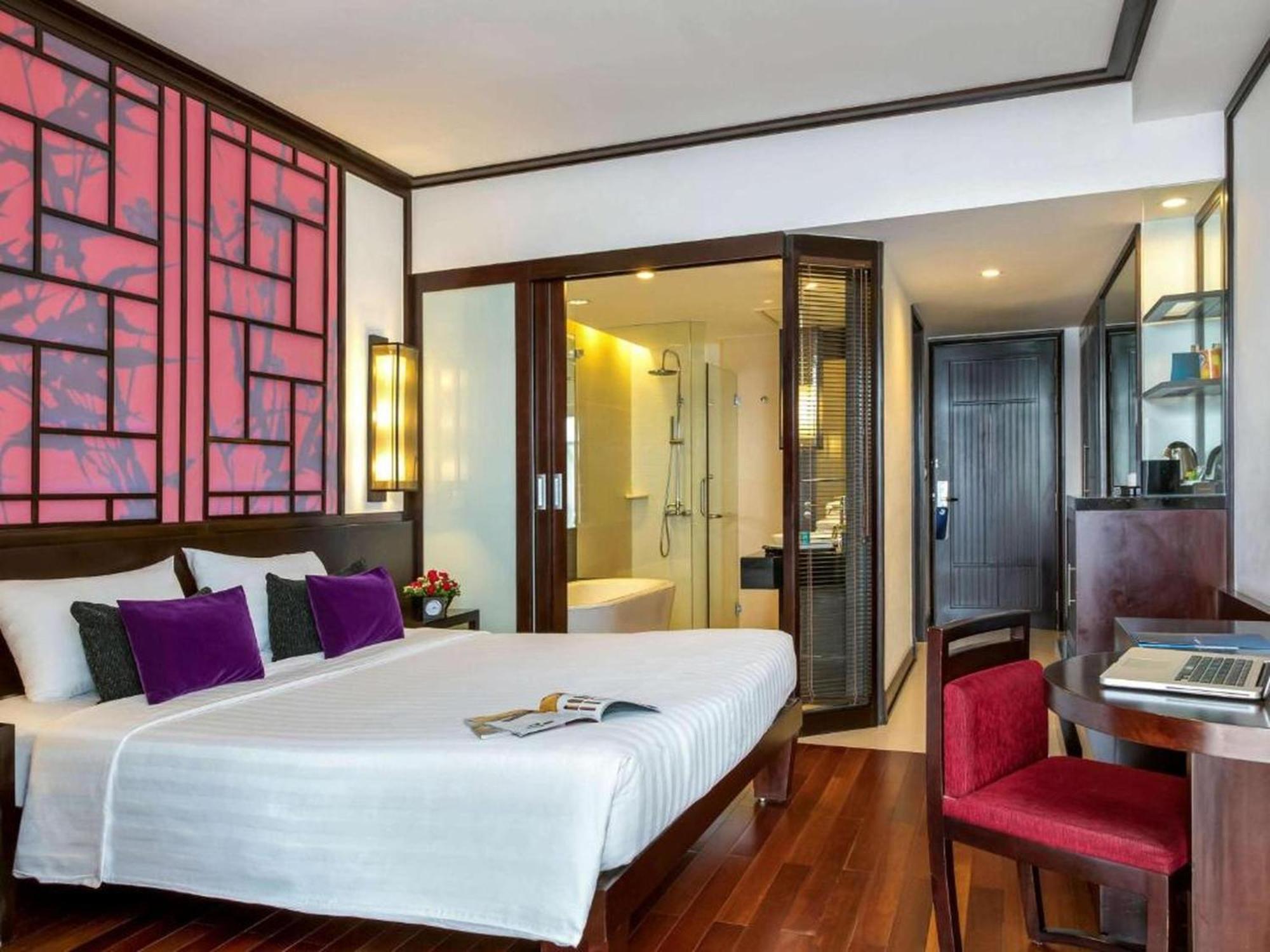 Novotel Bay Hotel 4*