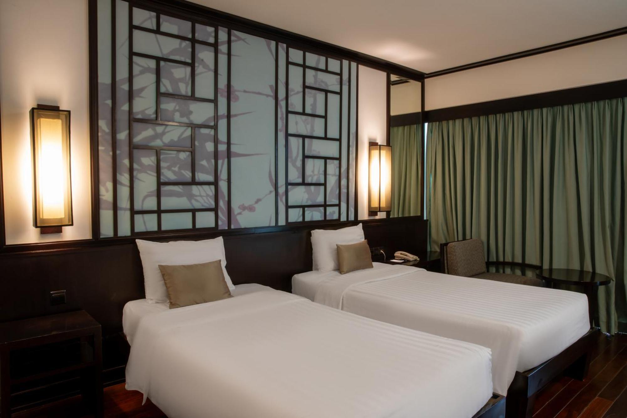 Novotel Bay Hotel