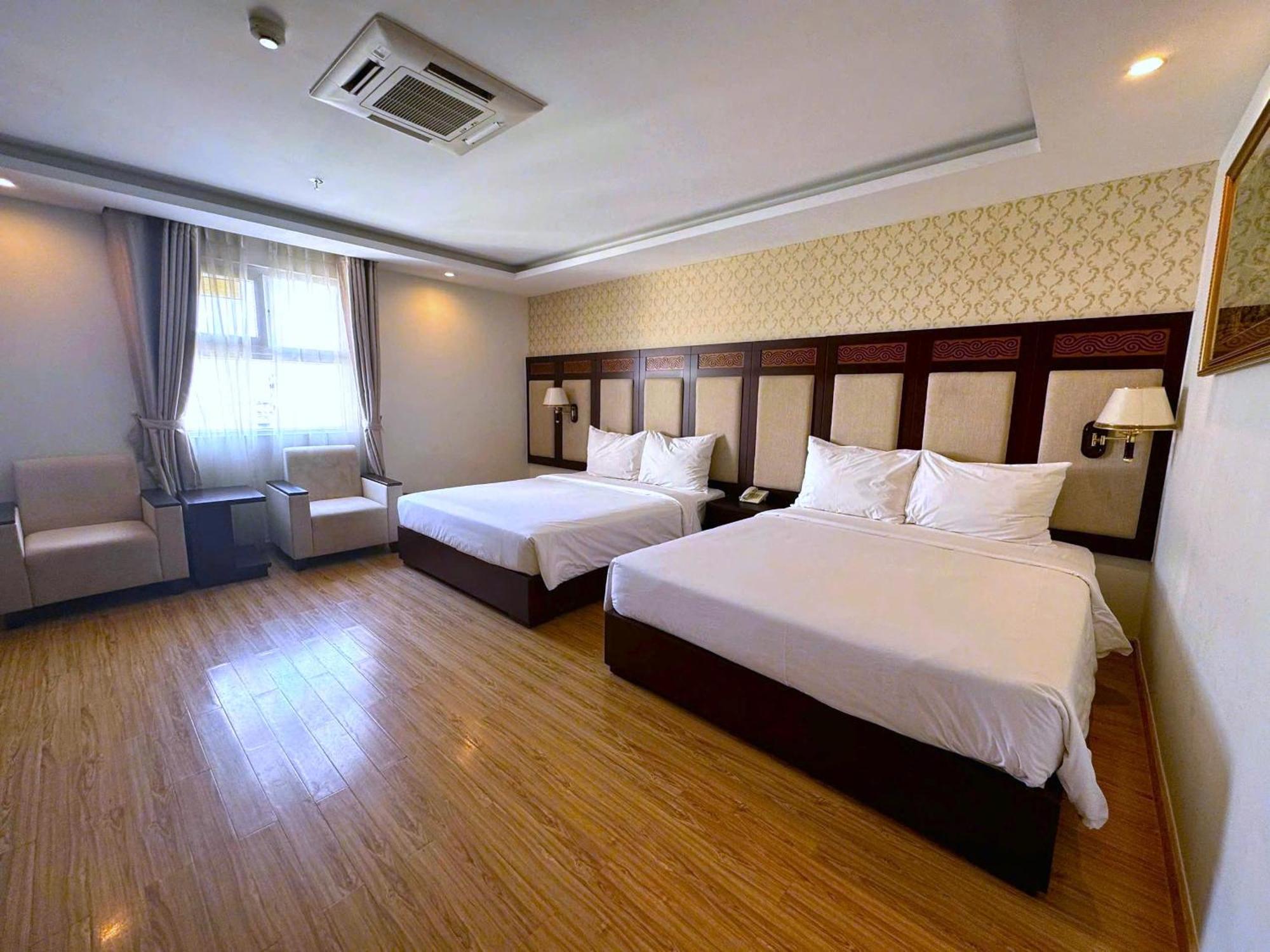 Galliot Hotel