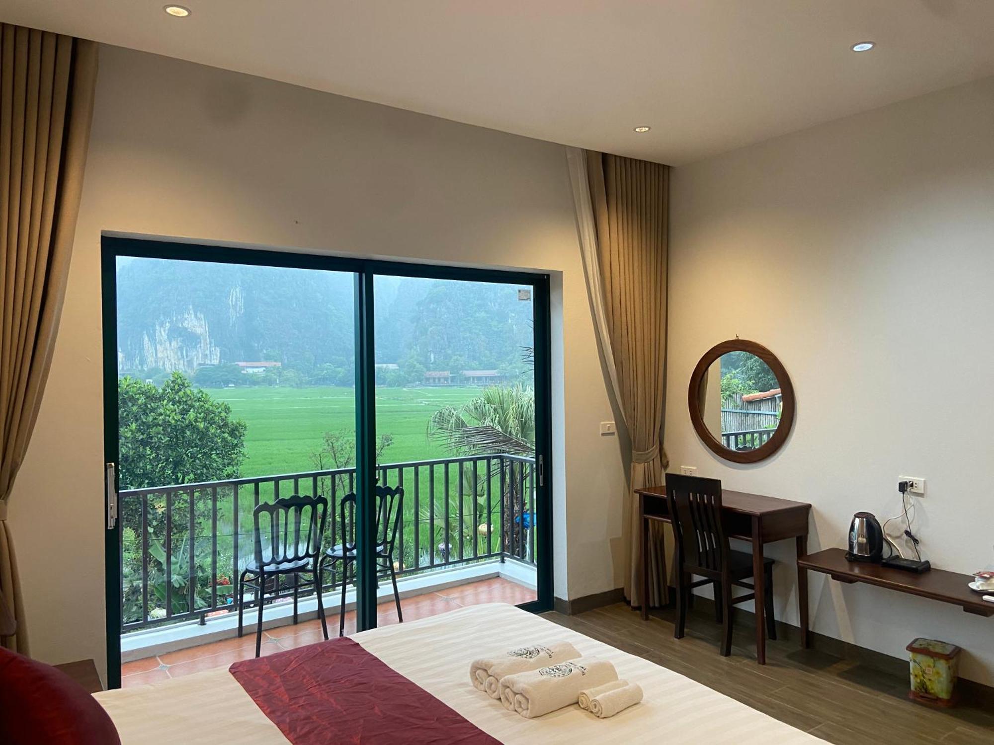 Tam Coc Mountain View *