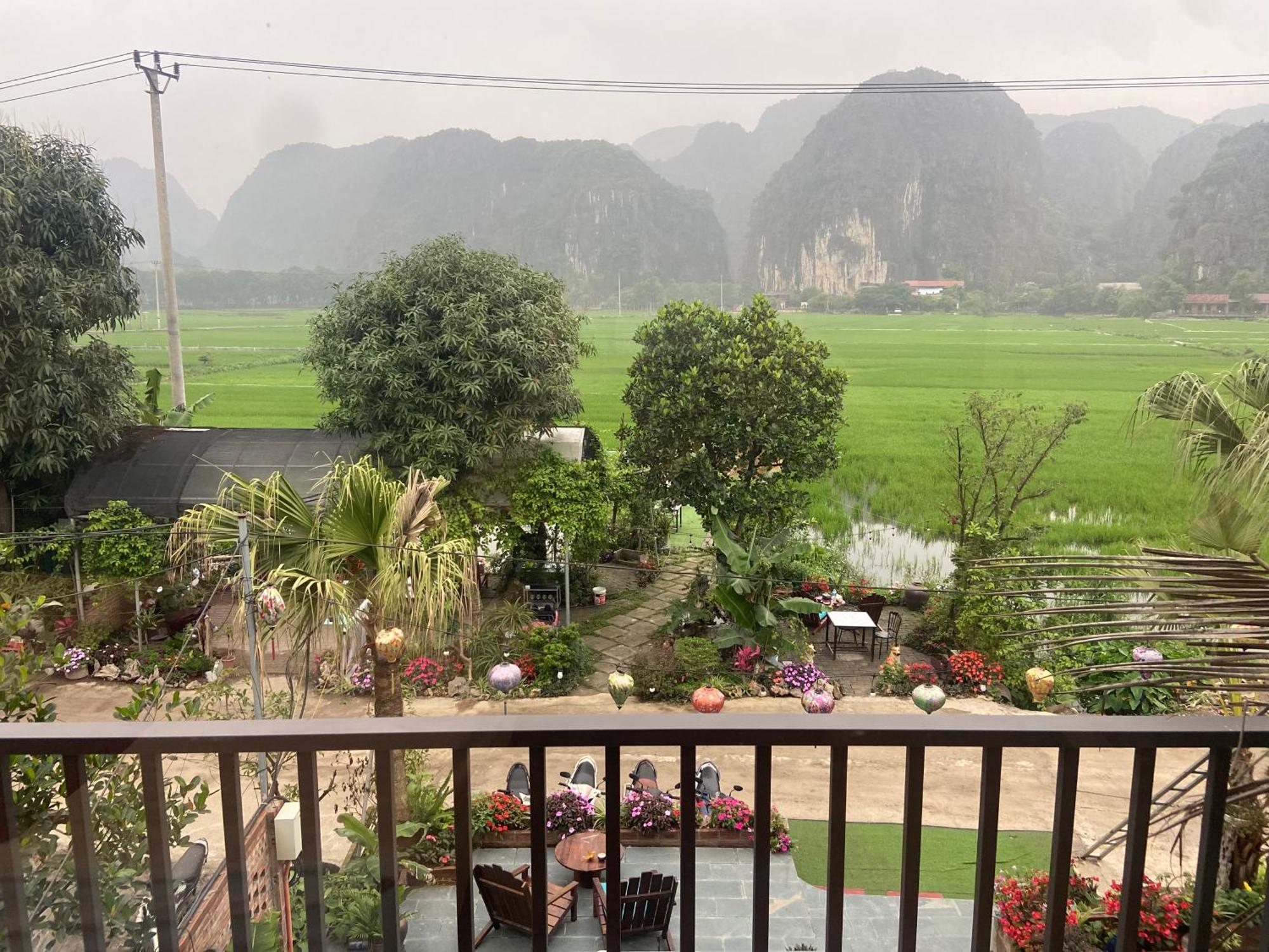 Tam Coc Mountain View Ninh Binh