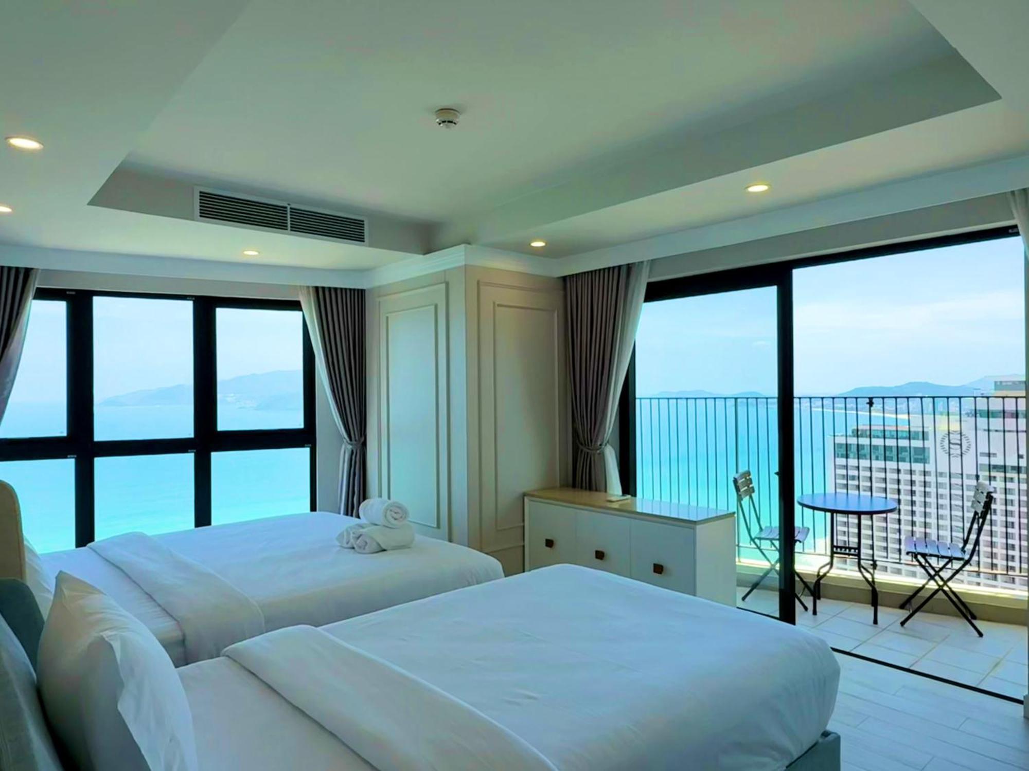 Gold Coast Luxury - Ocean View Apartment *