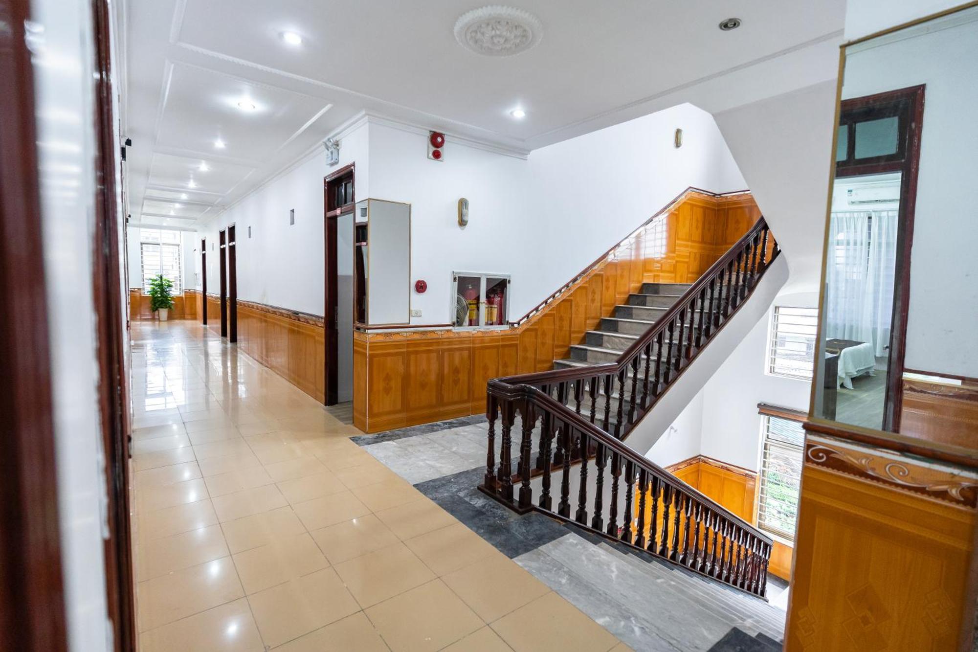 Phu Quy Near Dong Kinh Market Bed & Breakfast *