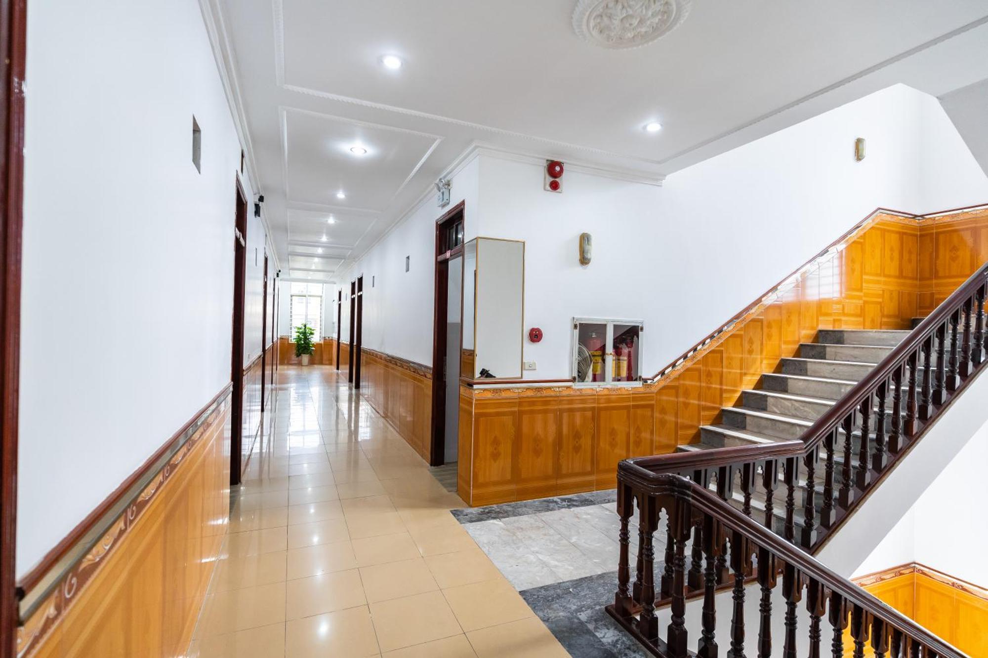 Phu Quy Near Dong Kinh Market Bed & Breakfast *