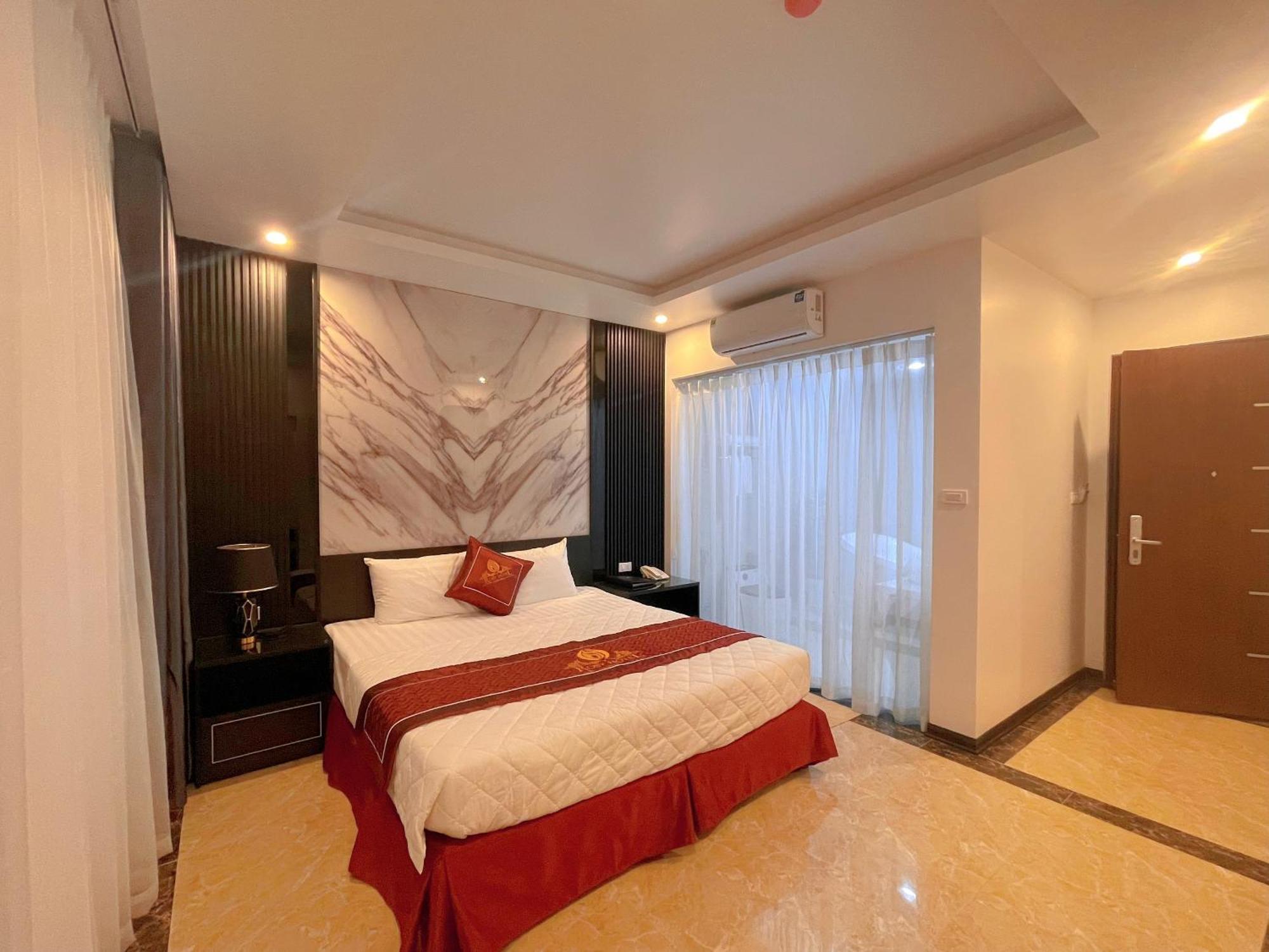 Rosy Hanoi
