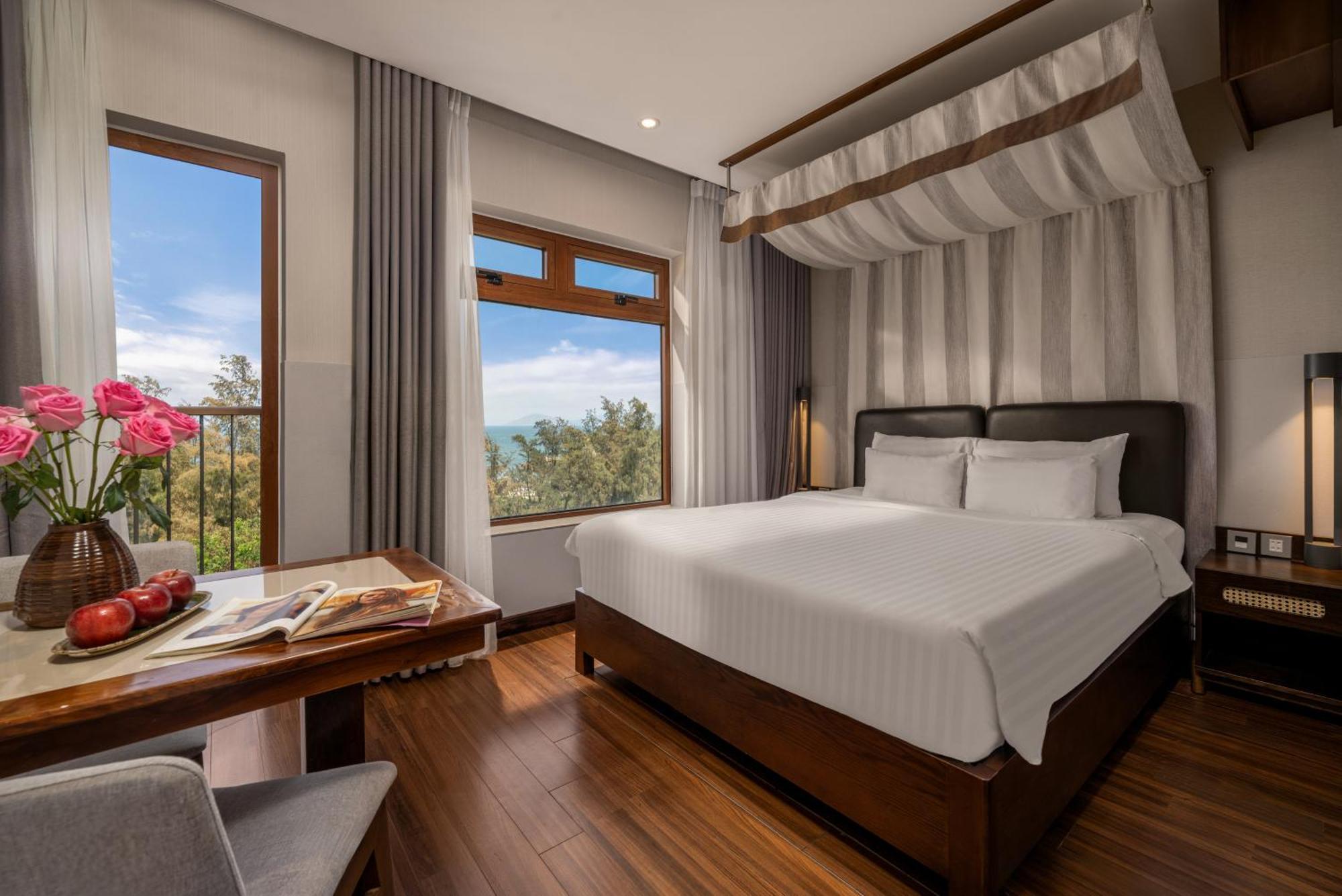 Khách sạn Ocean Front 4*