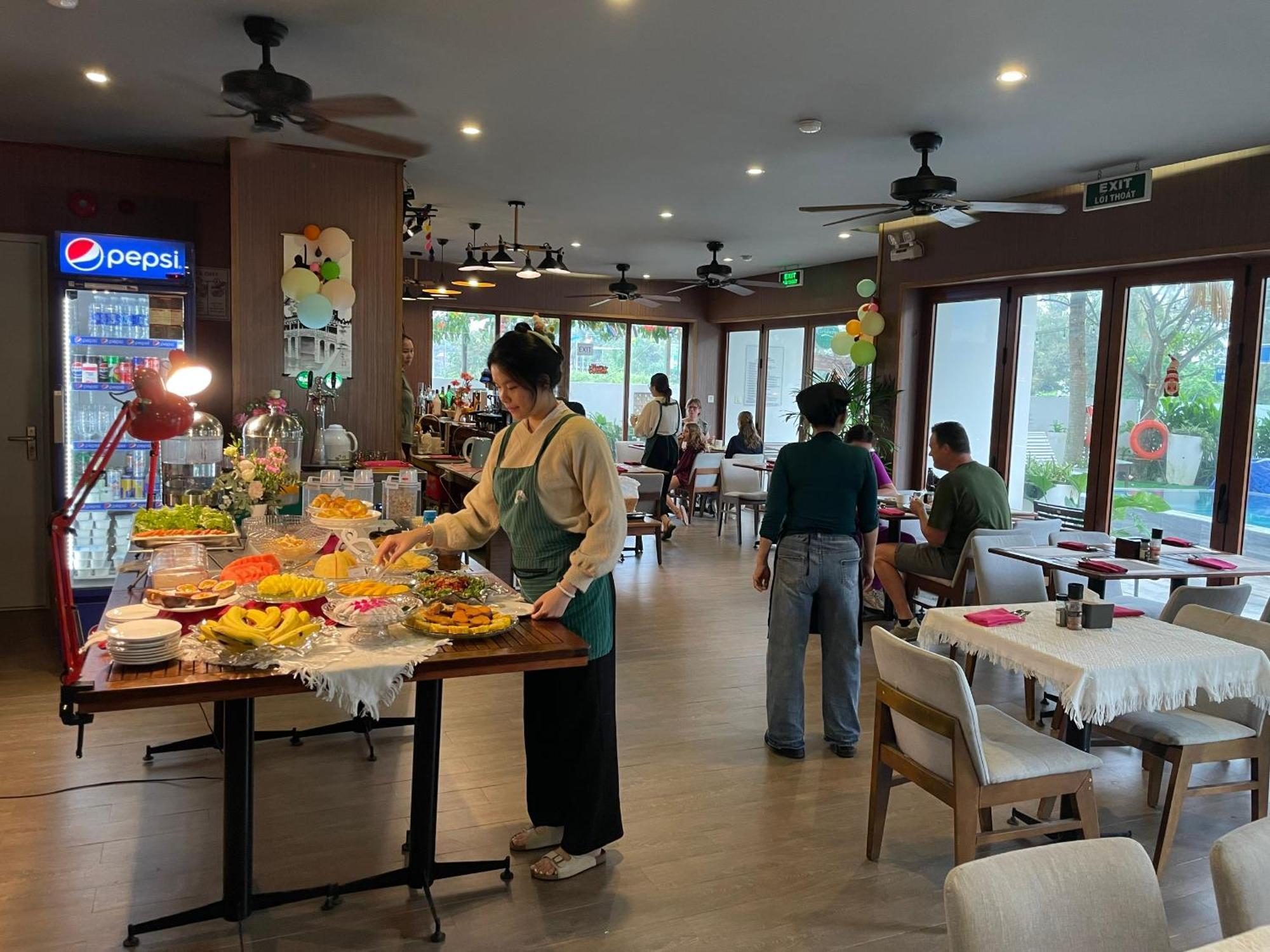 Khách sạn Ocean Front 4*