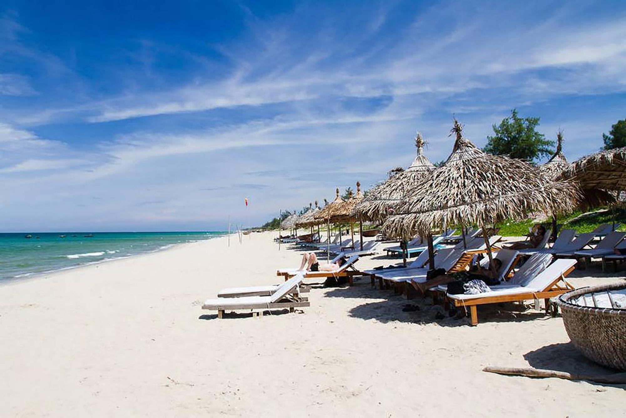 Ocean Front Khách sạn