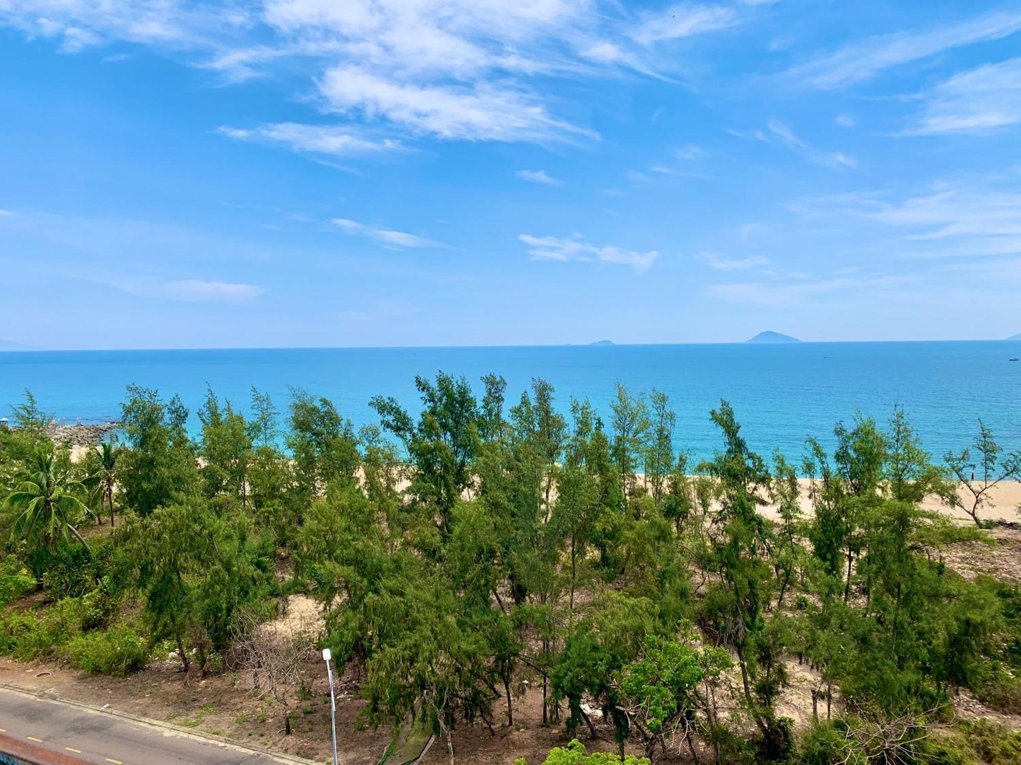 Ocean Front Khách sạn 4*