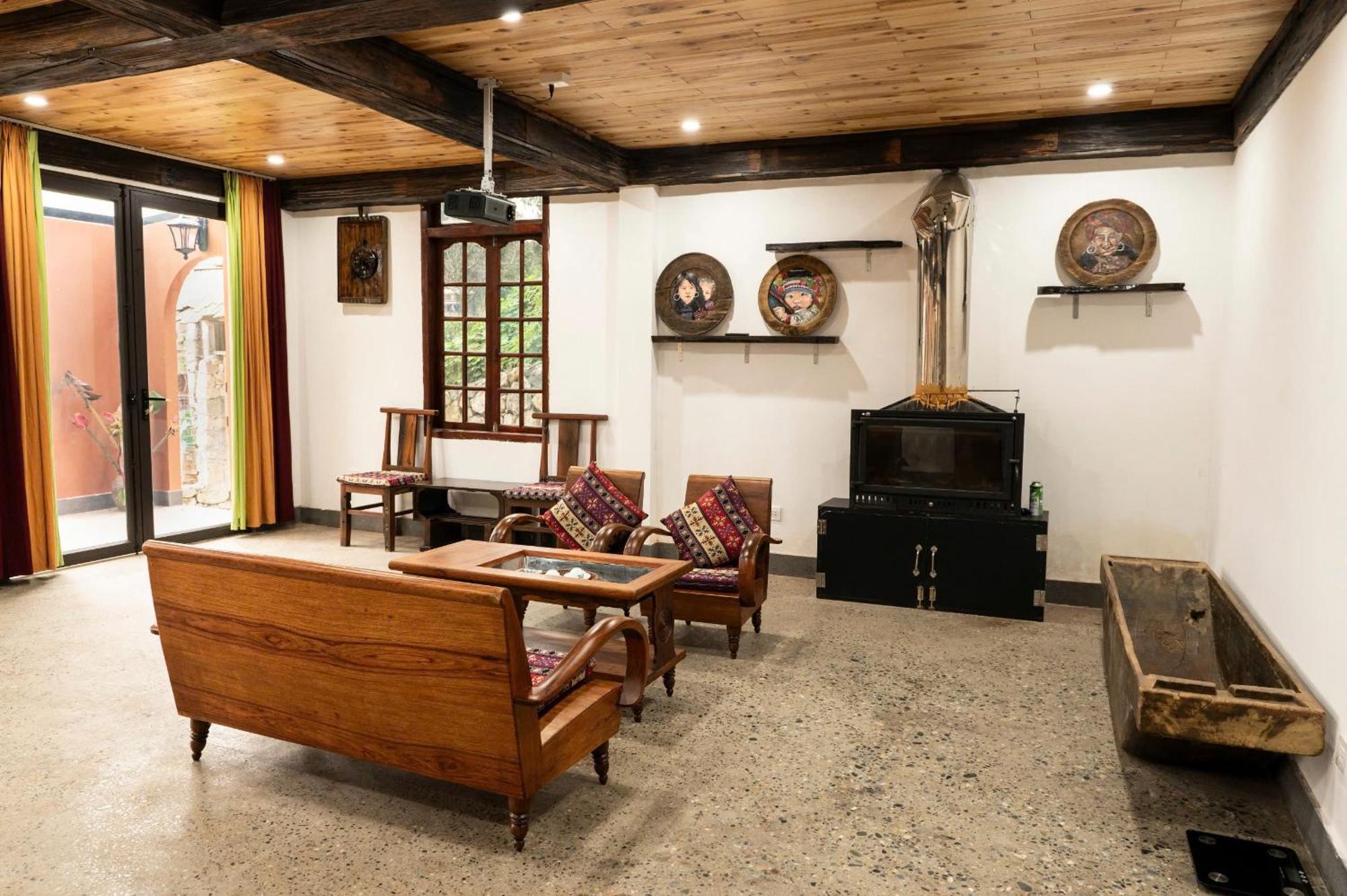 Chill Retreat Hotel *