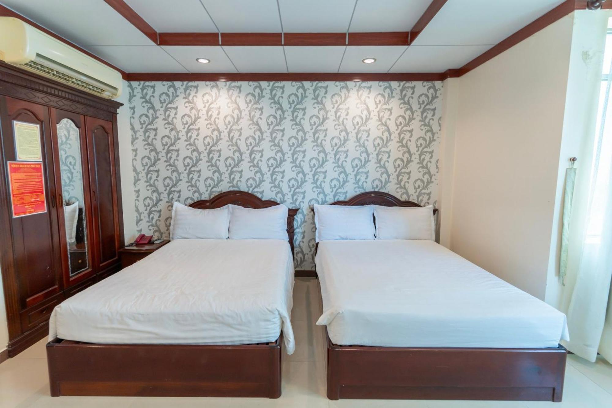 Phuc Hotel