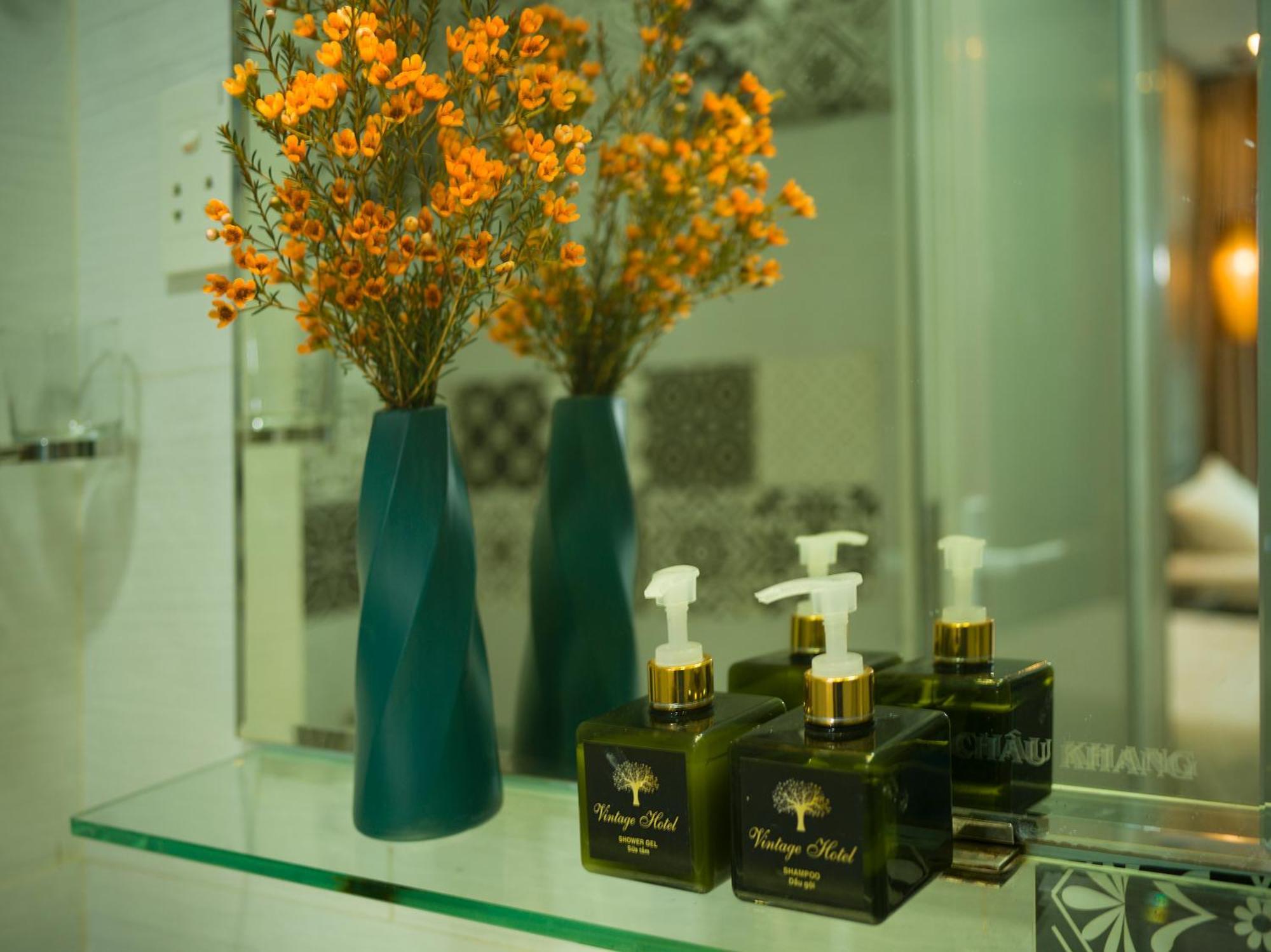 Vintage Boutique & 3*