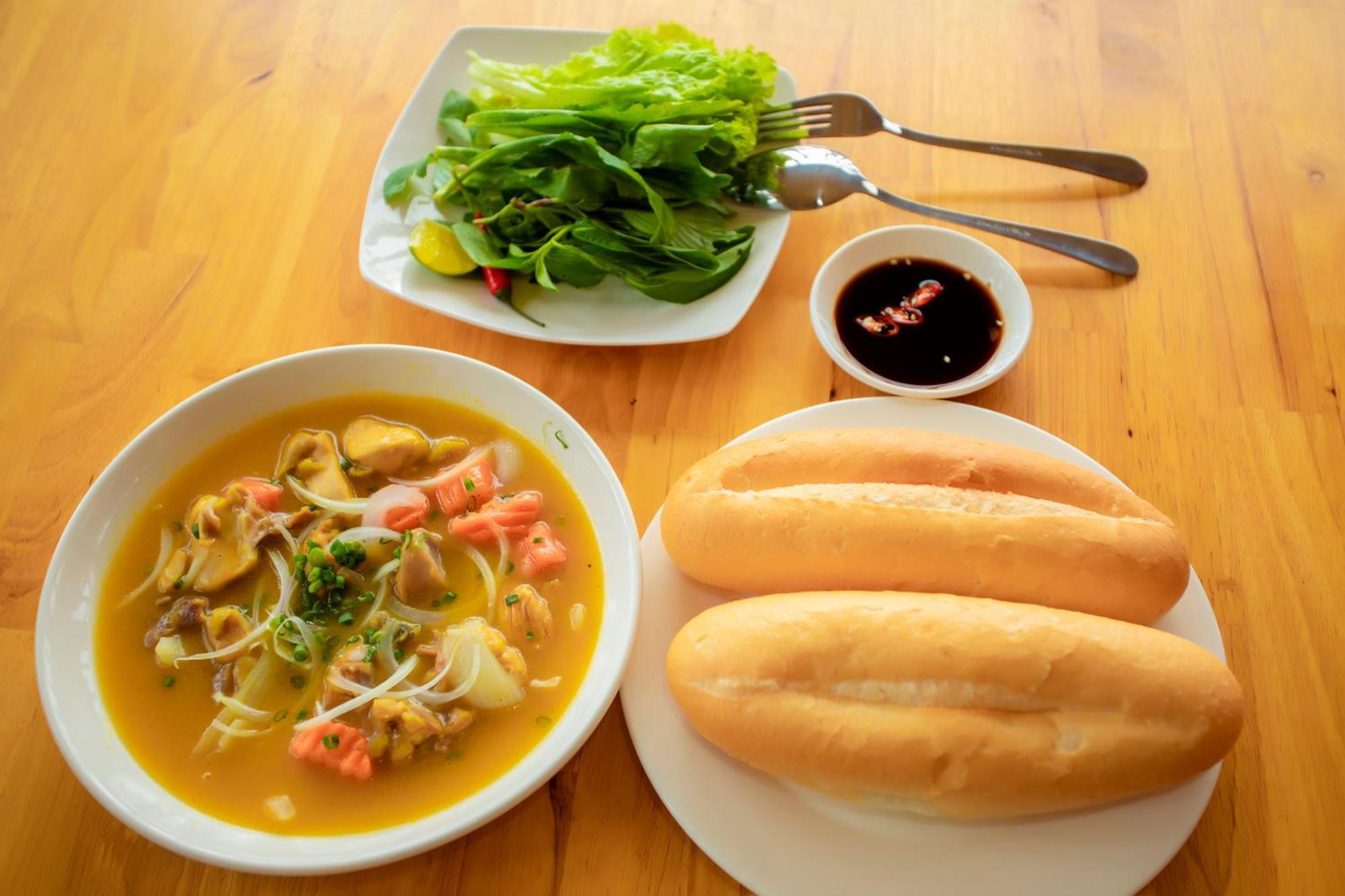 Hotel Palm Phu Yen - Kite Surfing Spot In Winter *