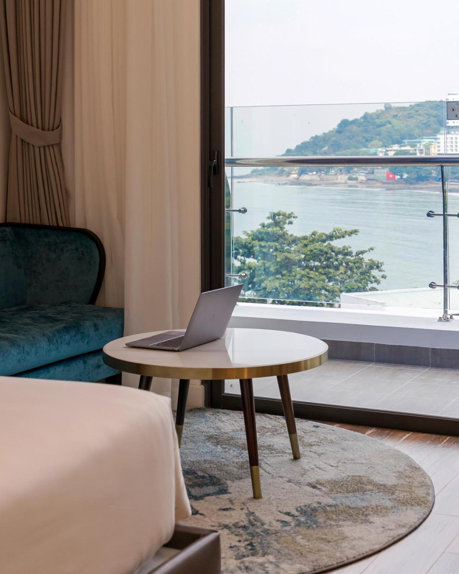 Oyster Bay Hotel