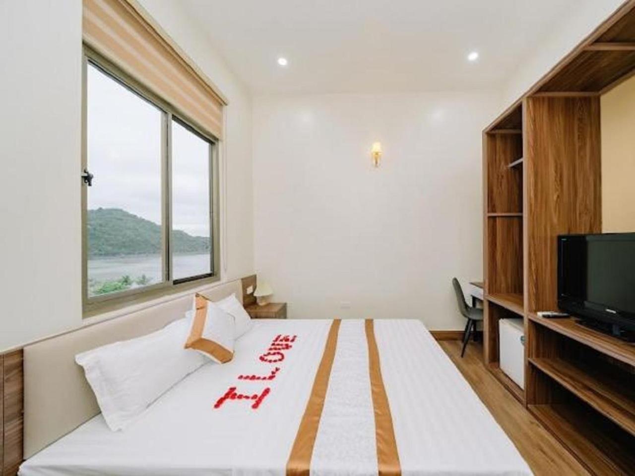 Gia Cat Long Boutique Cat Ba Chan Chau