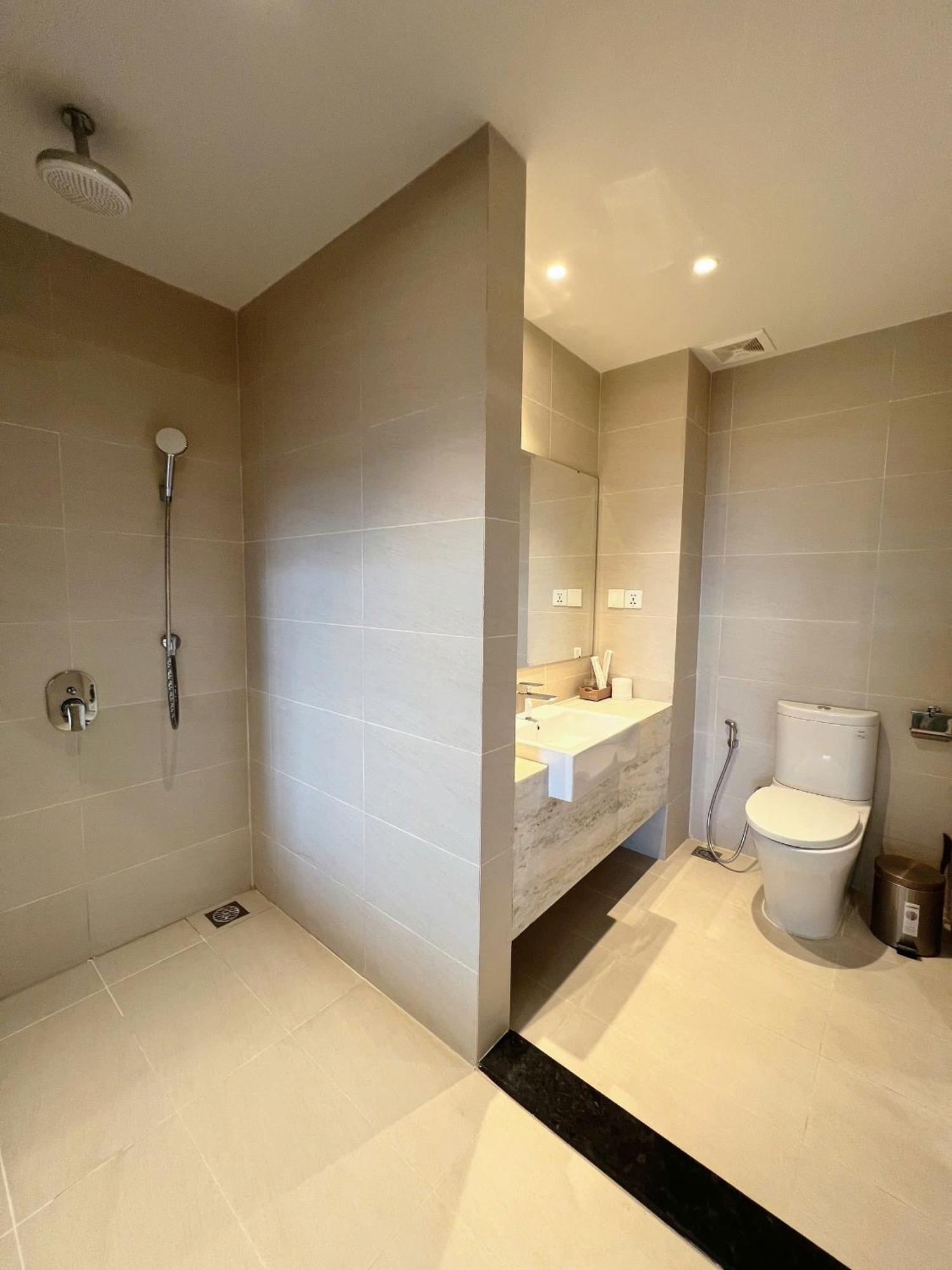 Two Connecting With Ocean View At Center Apartment Nha Trang