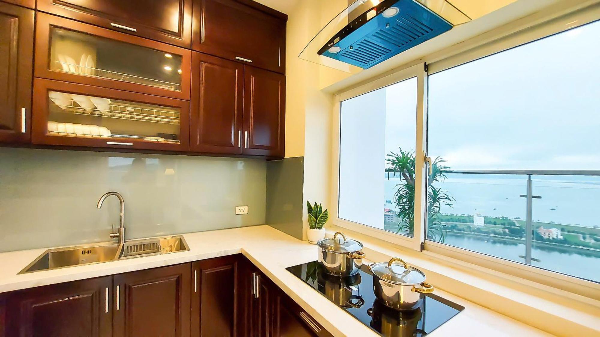 Chuoi Ho Penthouse 4 Phong Ngu Tang 27 - 200m2 - View Toan Canh Vinh Va Thanh Pho - Trung Tam