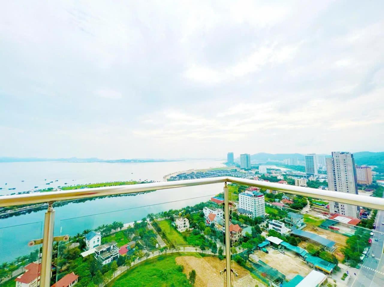 Chuoi Ho Penthouse 4 Phong Ngu Tang 27 - 200m2 - View Toan Canh Vinh Va Thanh Pho - Trung Tam *