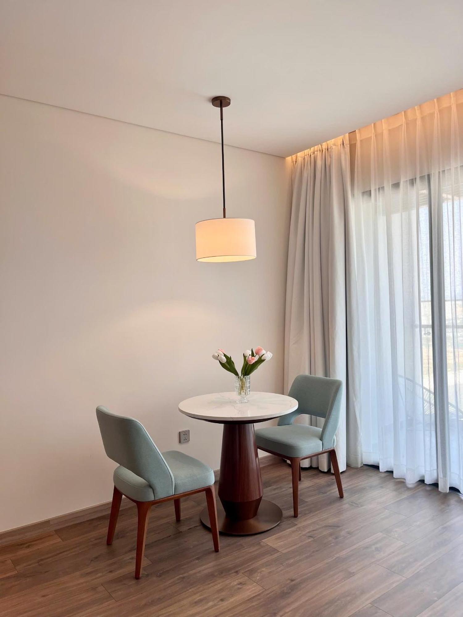 A La Carte Ha Long, Ho Nghi Duong View Bien Day Du Tien Nghi Aparthotel *