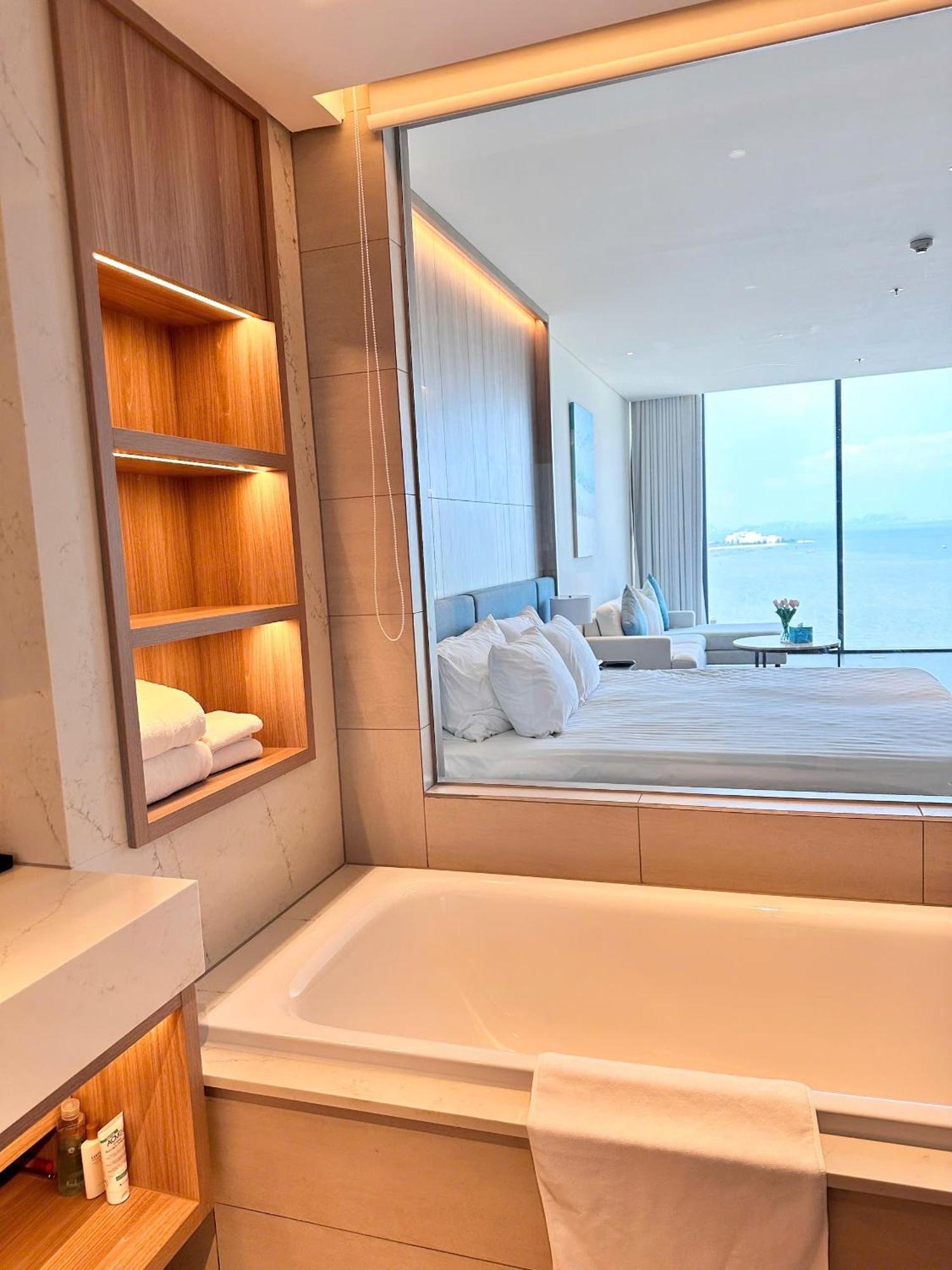 A La Carte Ha Long, Ho Nghi Duong View Bien Day Du Tien Nghi Aparthotel