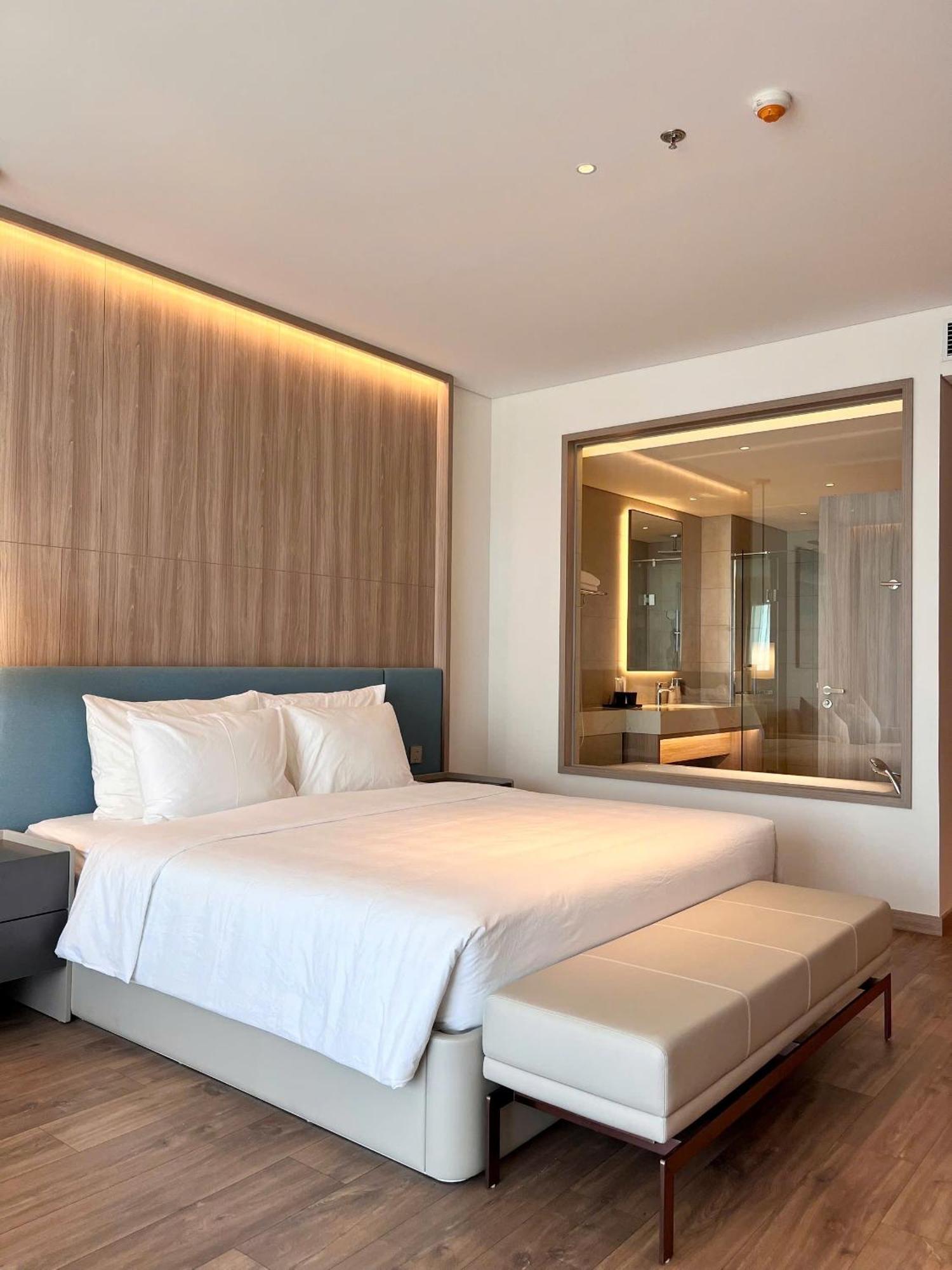 A La Carte Ha Long, Ho Nghi Duong View Bien Day Du Tien Nghi Aparthotel *