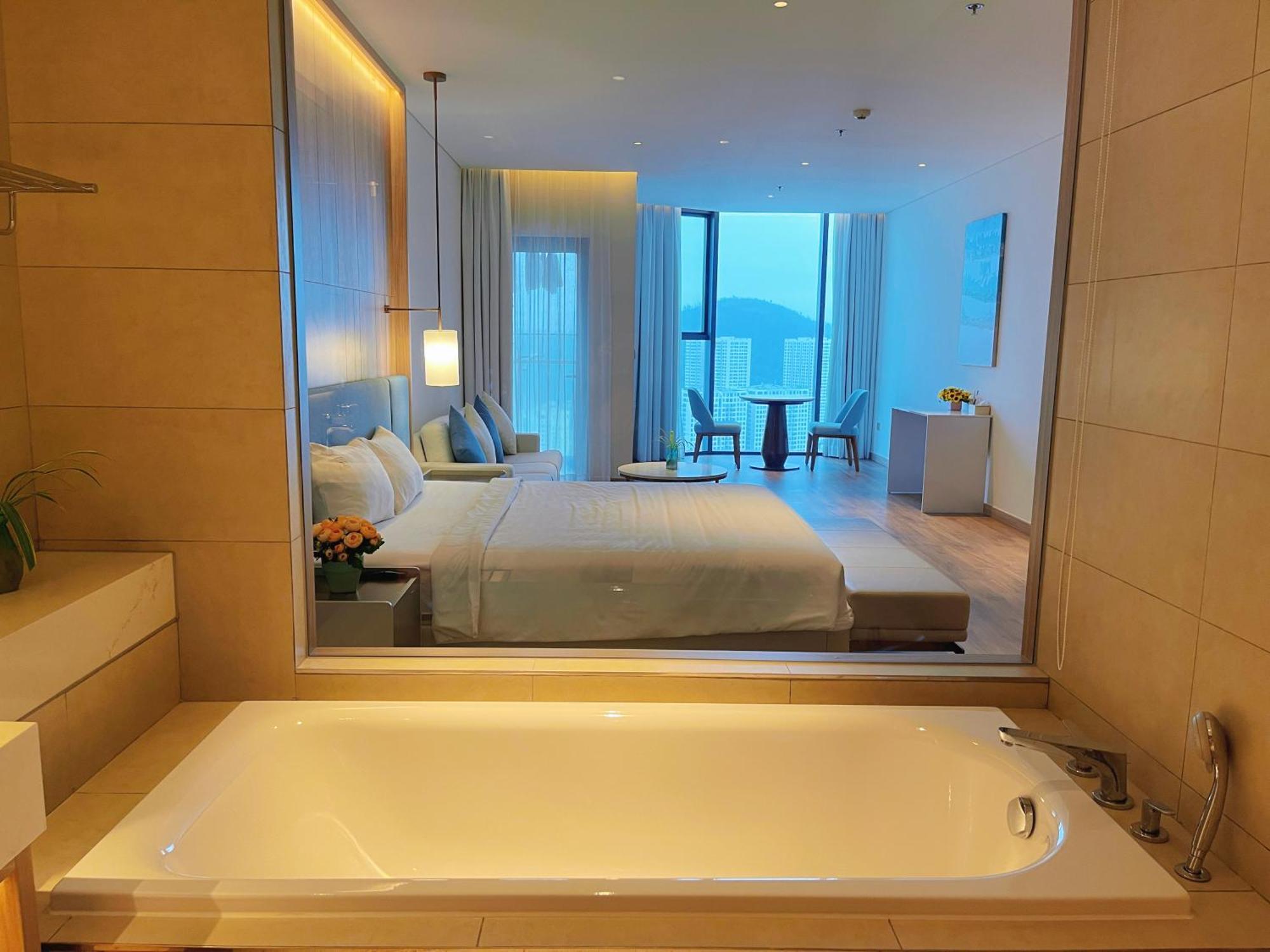 A La Carte Ha Long, Ho Nghi Duong View Bien Day Du Tien Nghi Aparthotel Ha Long