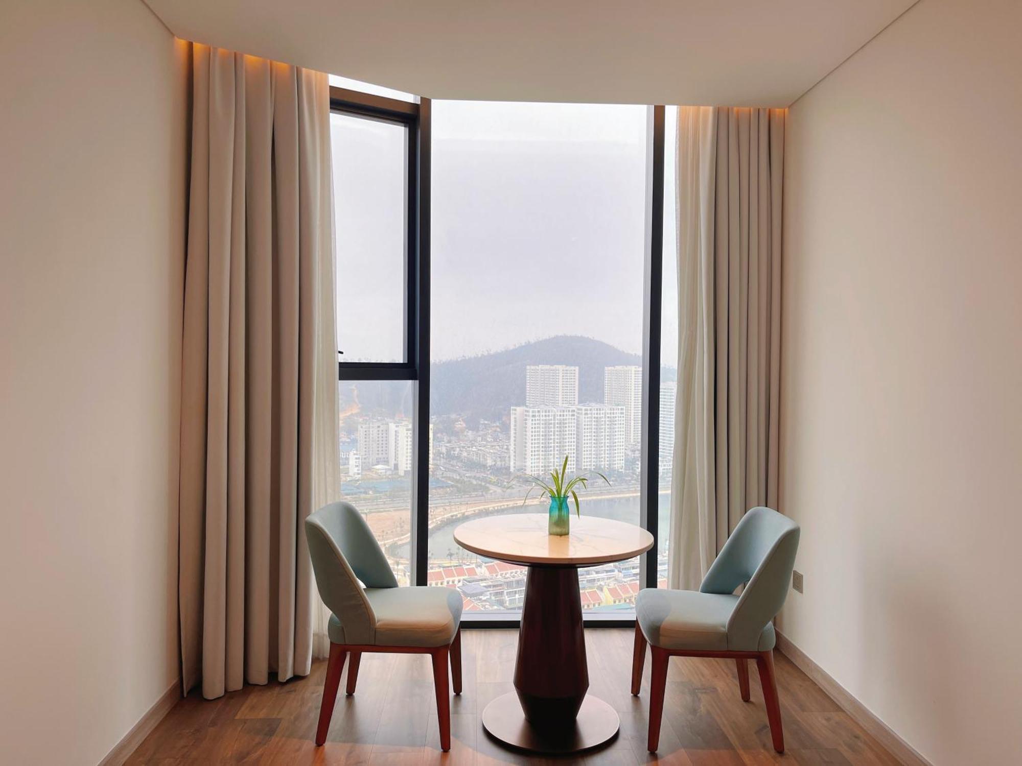 A La Carte Ha Long, Ho Nghi Duong View Bien Day Du Tien Nghi