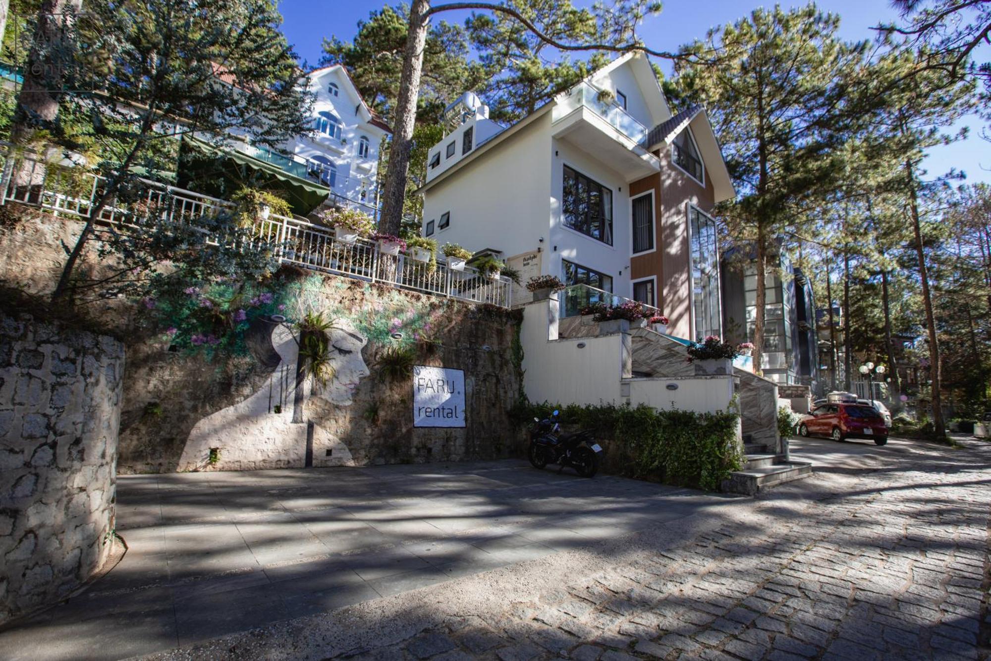 Faru Pine Woods Hotel