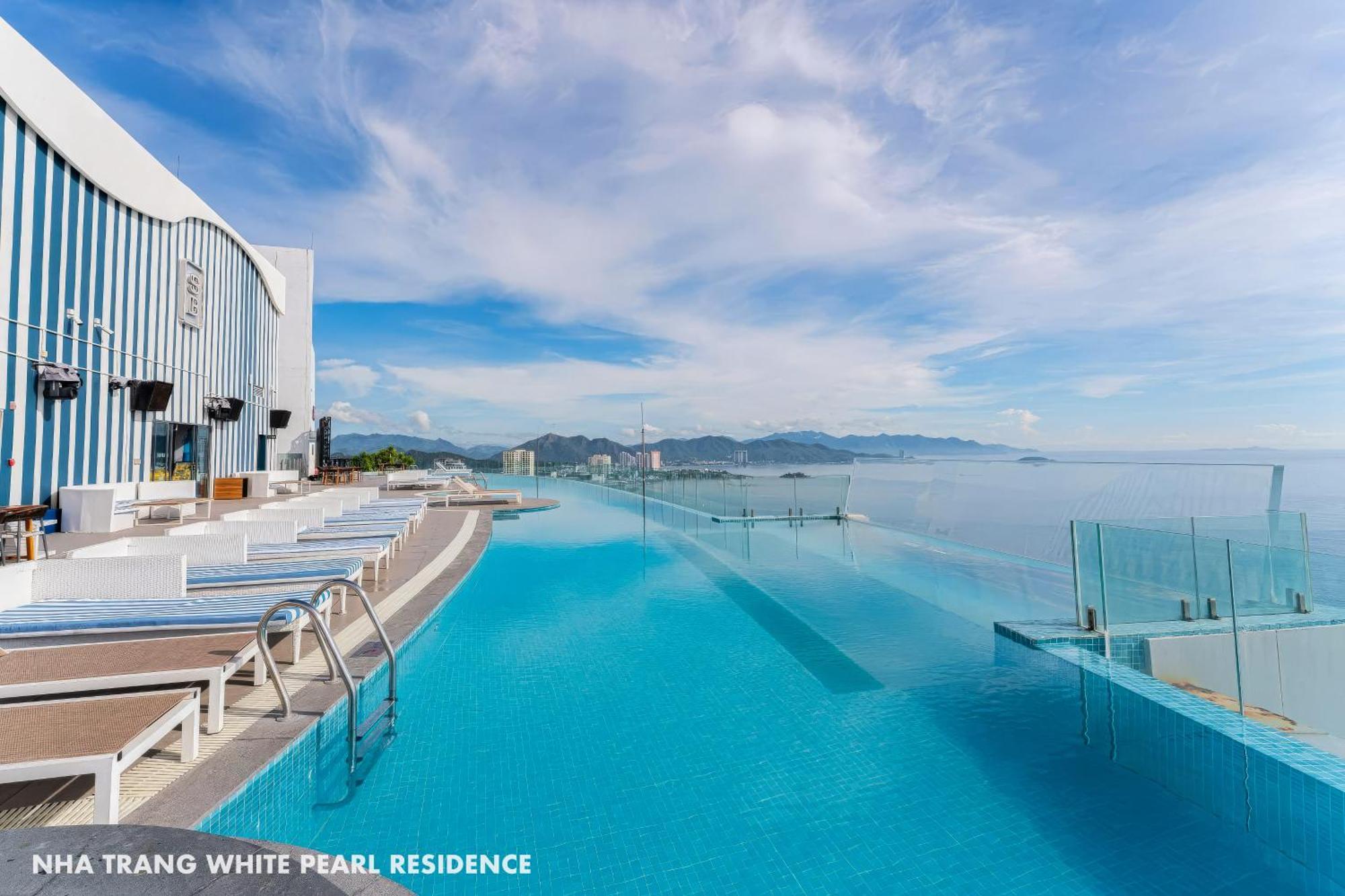 Hotel Aqua Beachfront Panorama Centre 4*