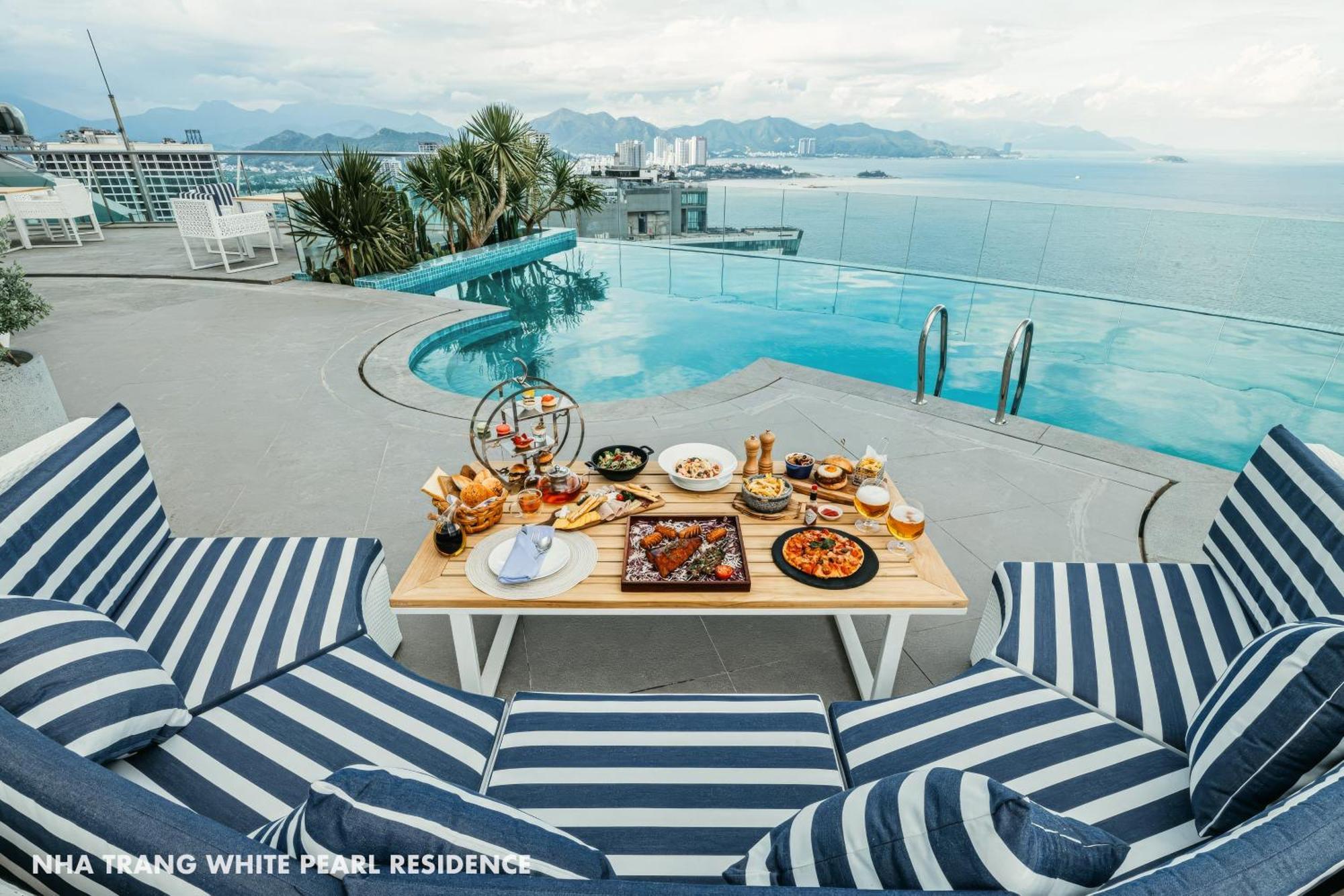 Aqua Beachfront Panorama Centre Hotel 4*