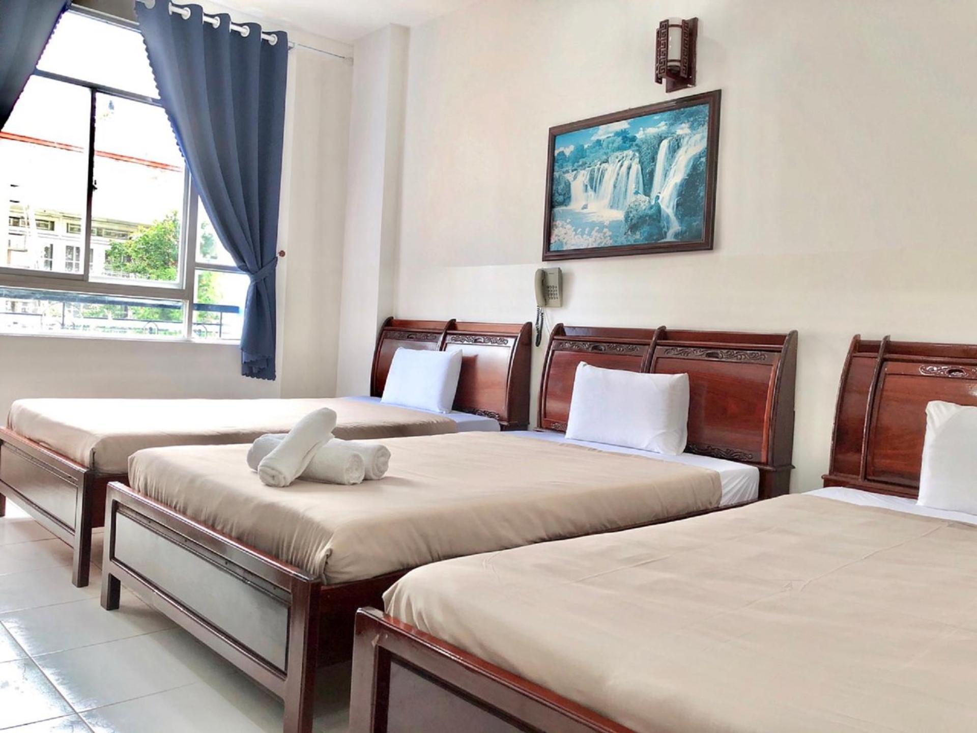 Hotel Saigon Cozyii At Center *