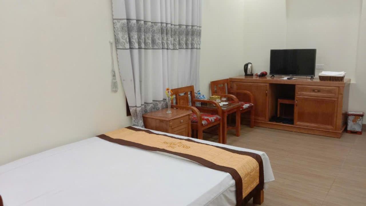 The Gold House 3*