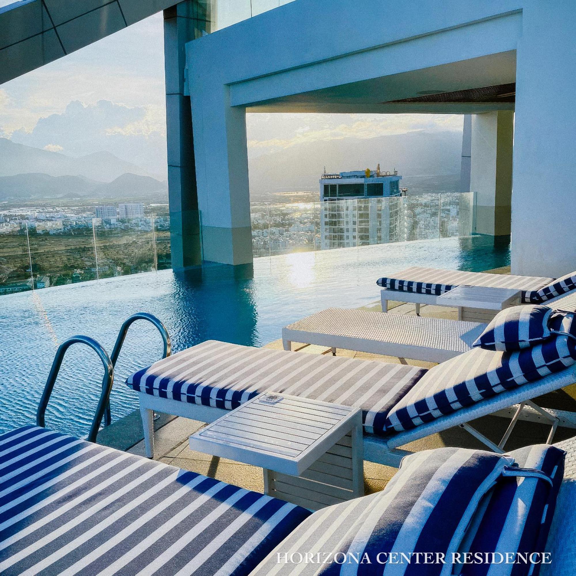 Grand Oceanfront Premier Centre