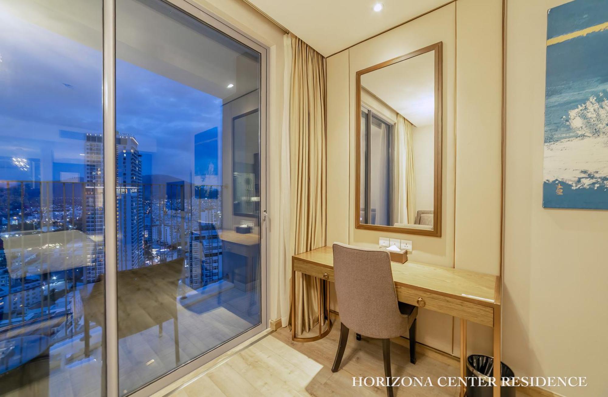 Grand Oceanfront Premier Centre *
