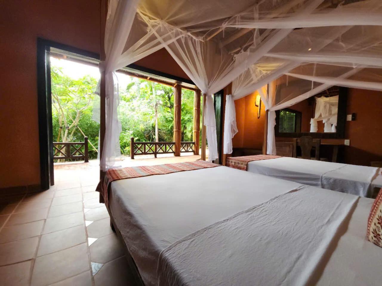 Whale Island Resort