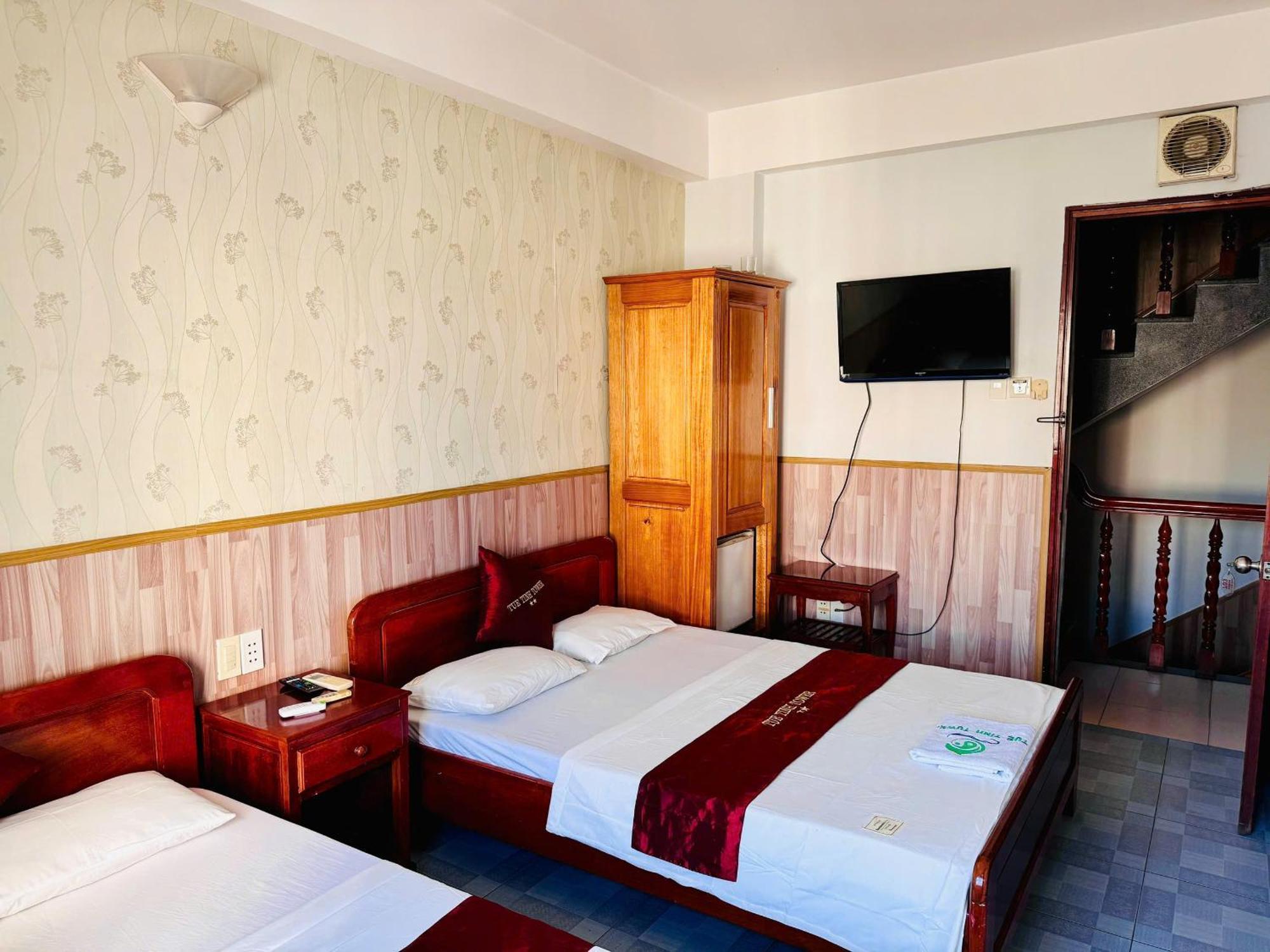 Hotel Tue Tinh *