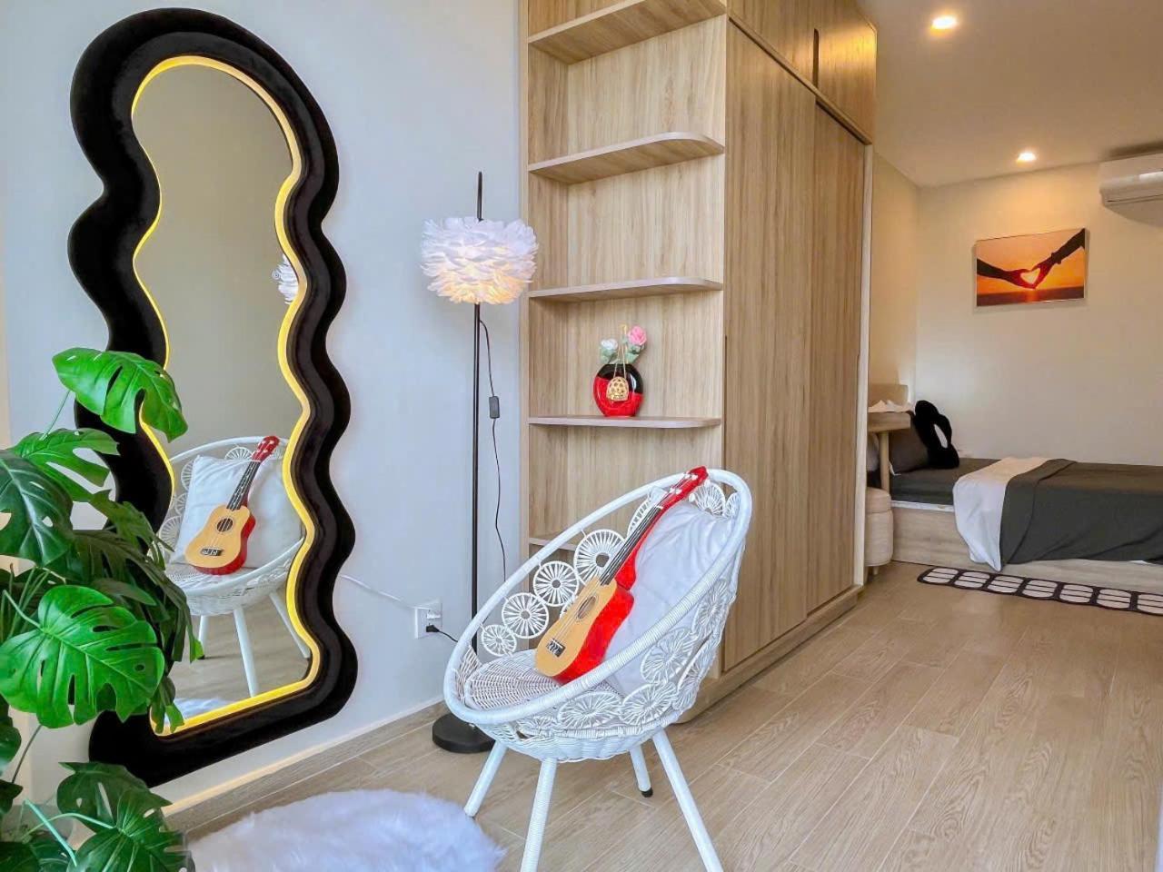 The Song 5 Stars - Ho Du Lich Bien 5 Sao - Minh Toan's Apartment
