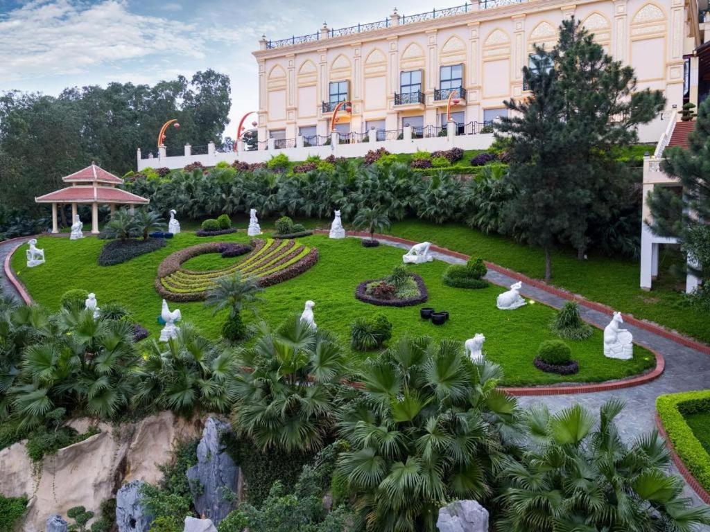Phoenix Resort