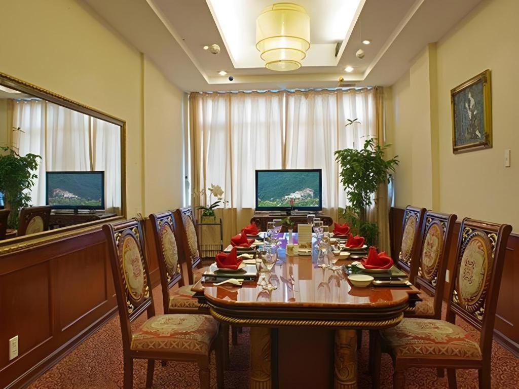Huu Nghi Hotel Hai Phong