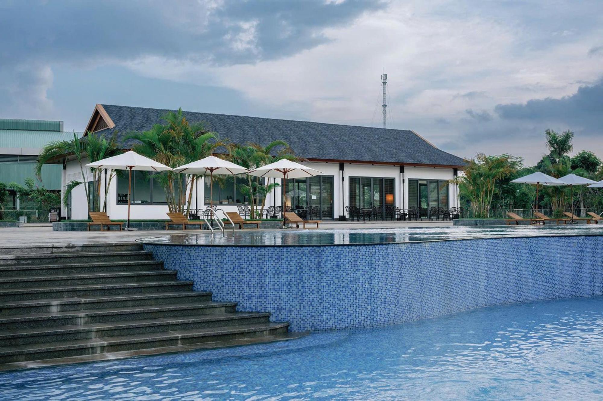 Resort Lamori & 5*