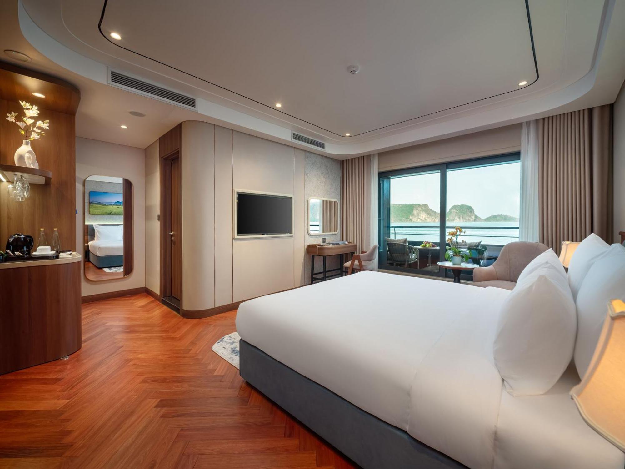 Calista Halong Bay Cruise Botel