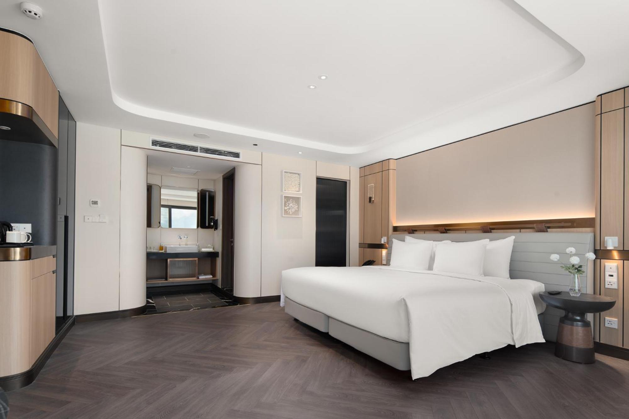 Halong Bay Cruises 5* Ha Long