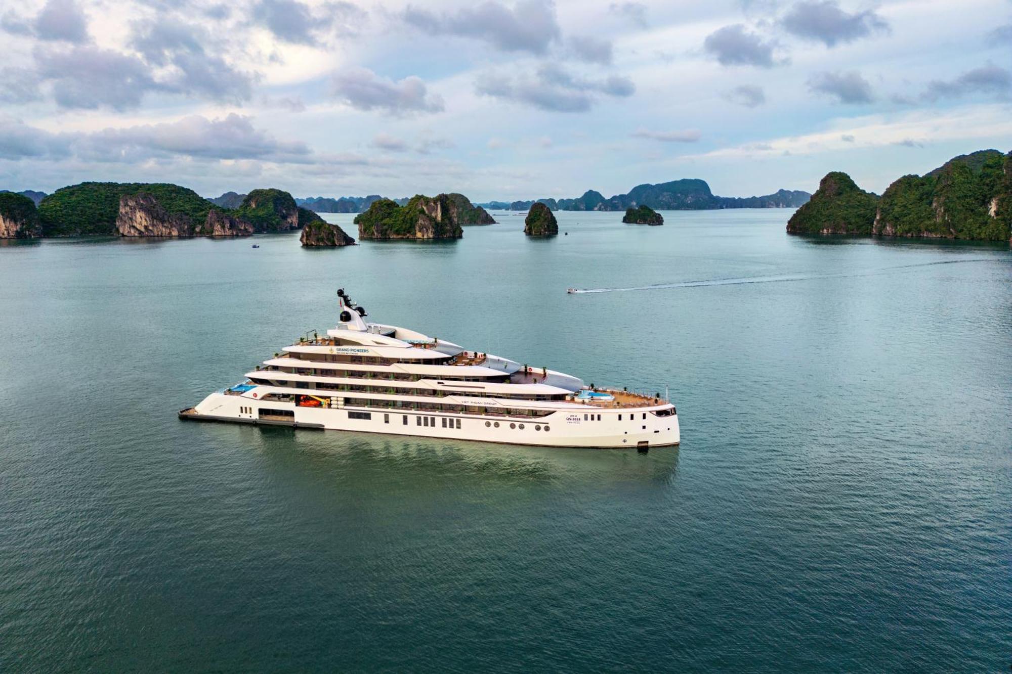 Halong Bay Cruises Ha Long