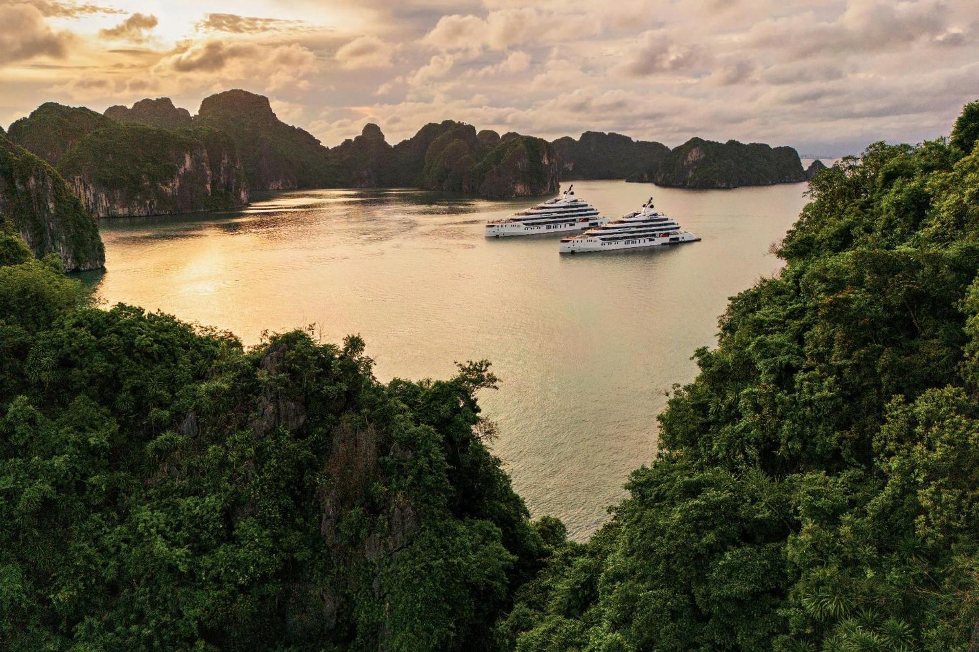 Halong Bay Cruises Botel Ha Long