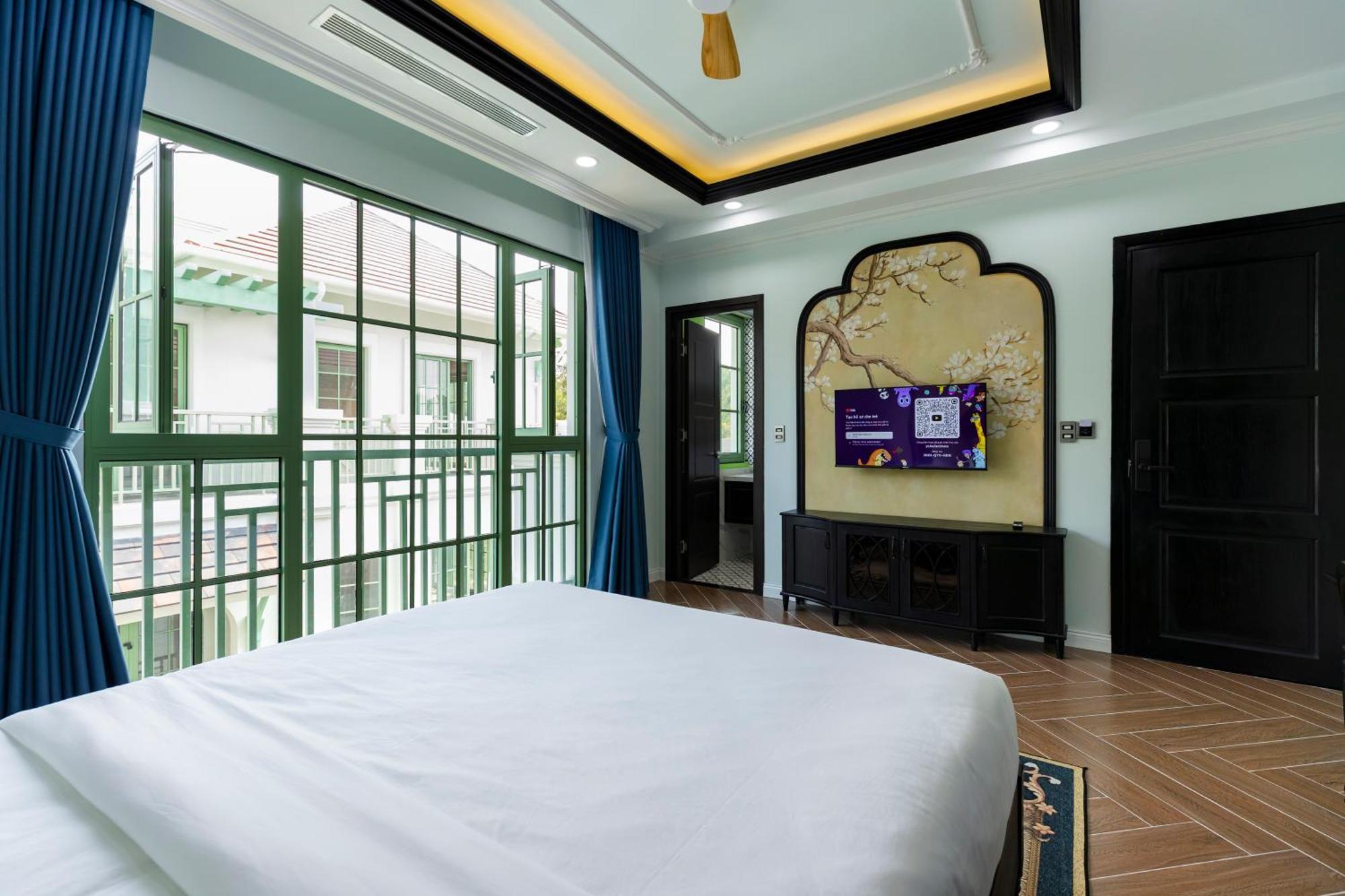 Lotus Khem Villa *