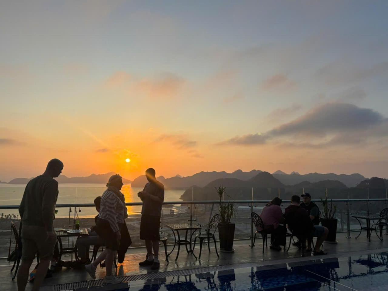 Paradise & Hotel Cat Ba Island