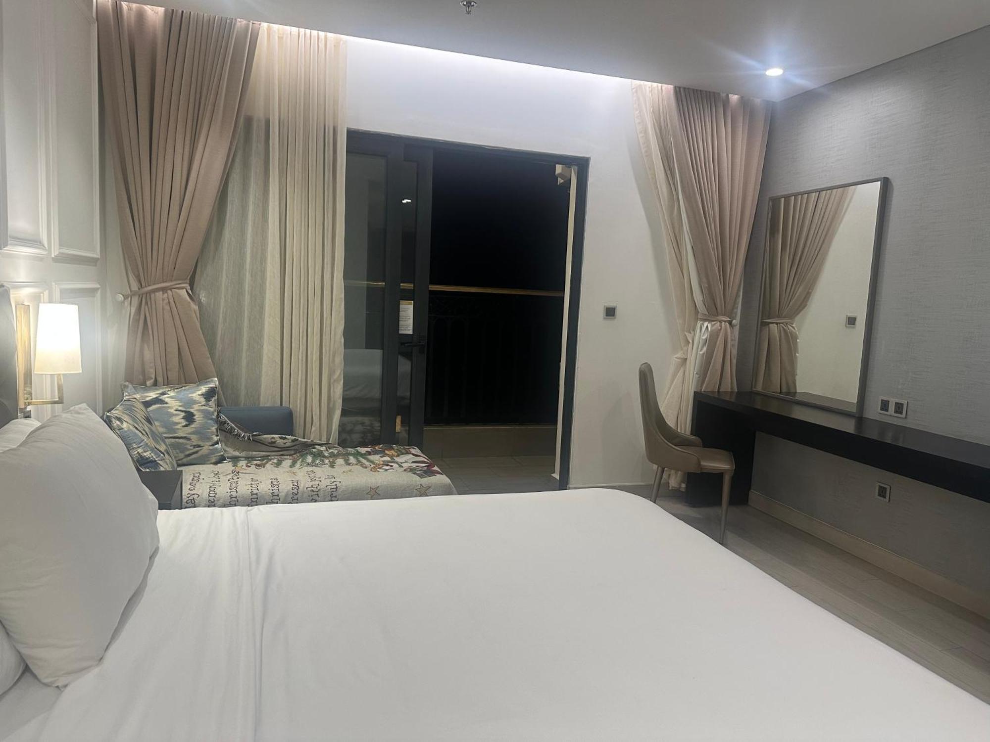Golden Bay Ocean View Apartment